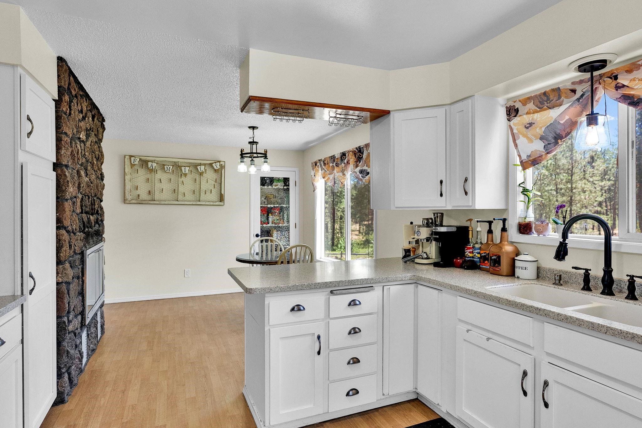22417 W Malloy Prairie Rd - Photo 12