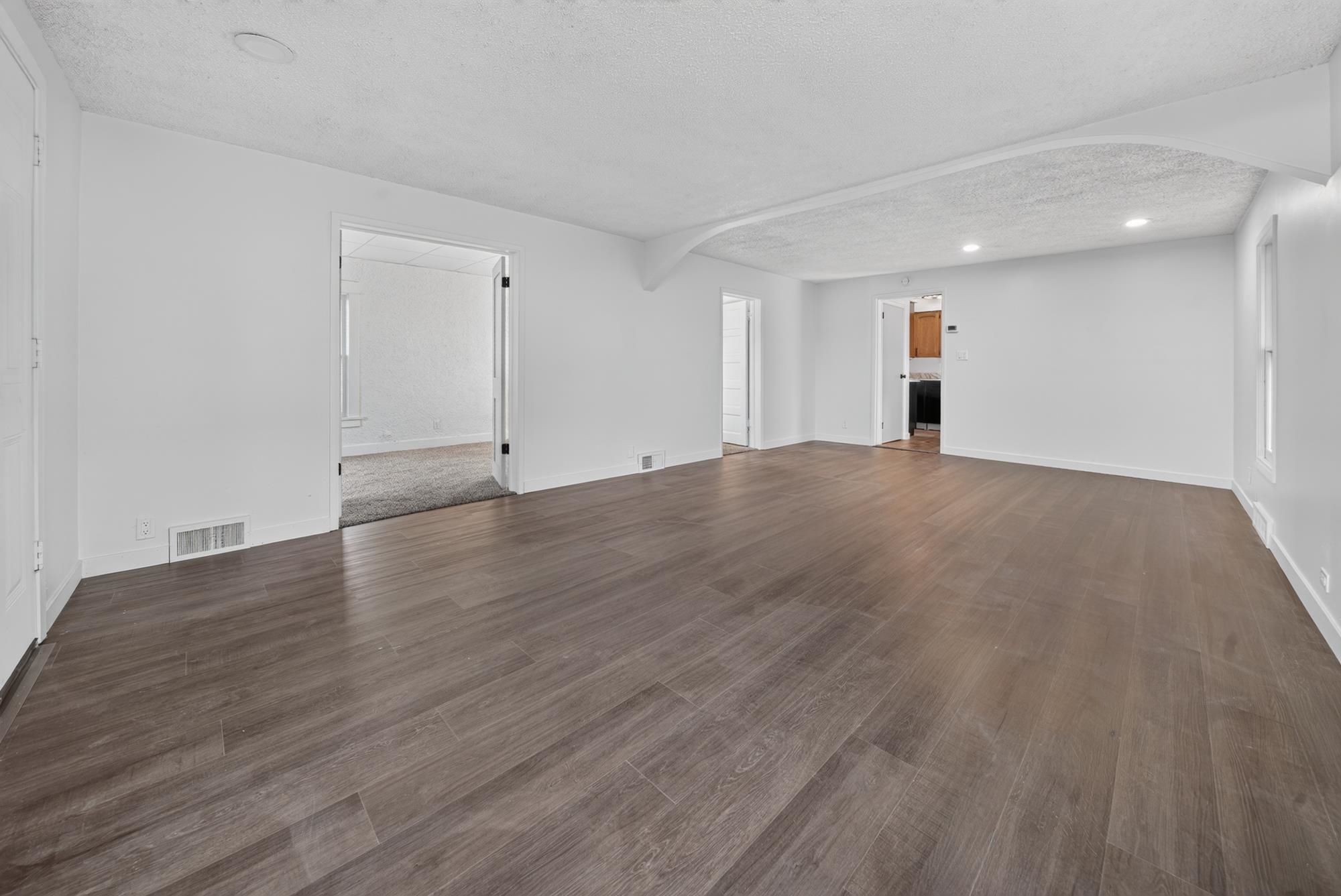 1503 E Wellesley Ave - Photo 3