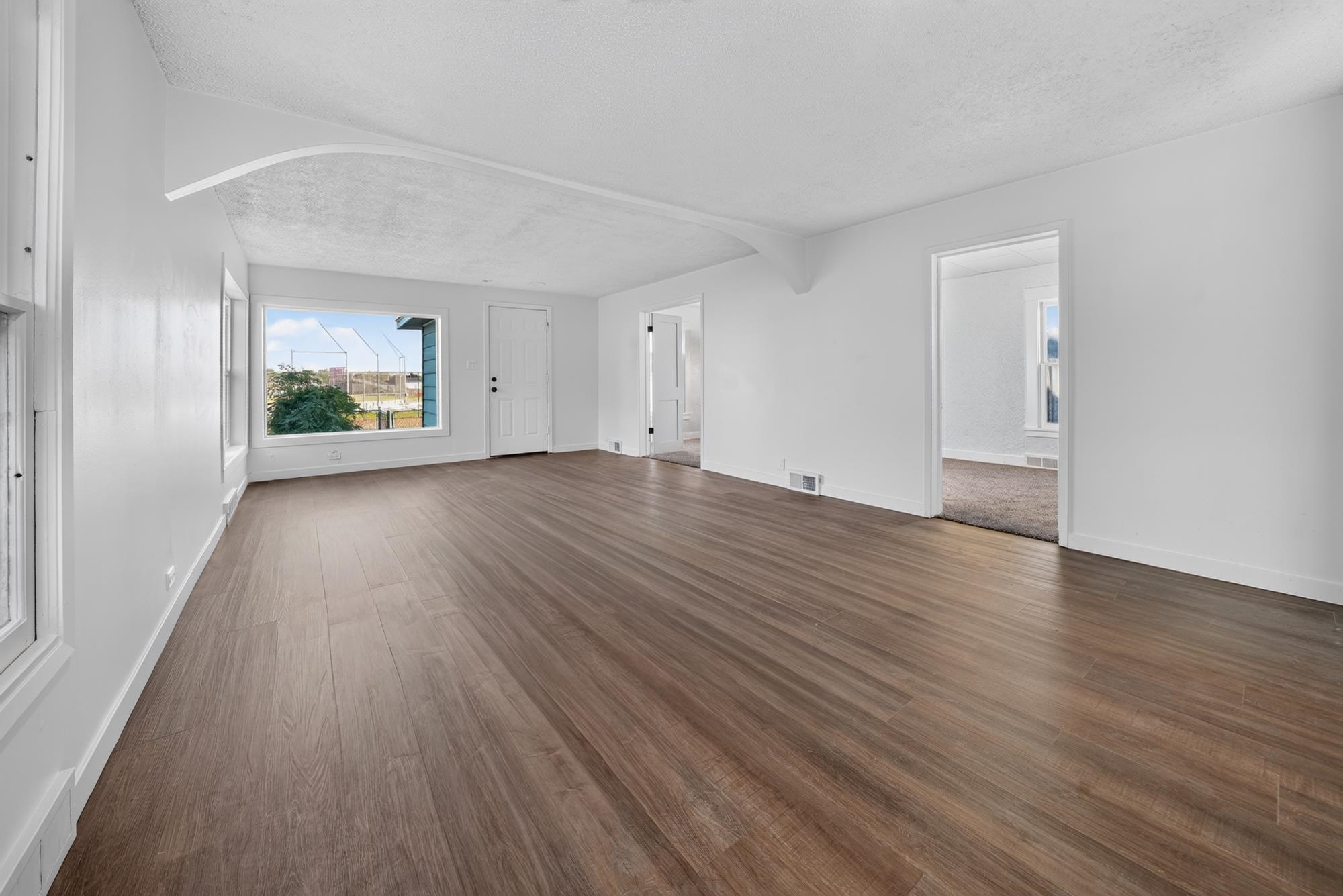 1503 E Wellesley Ave - Photo 4