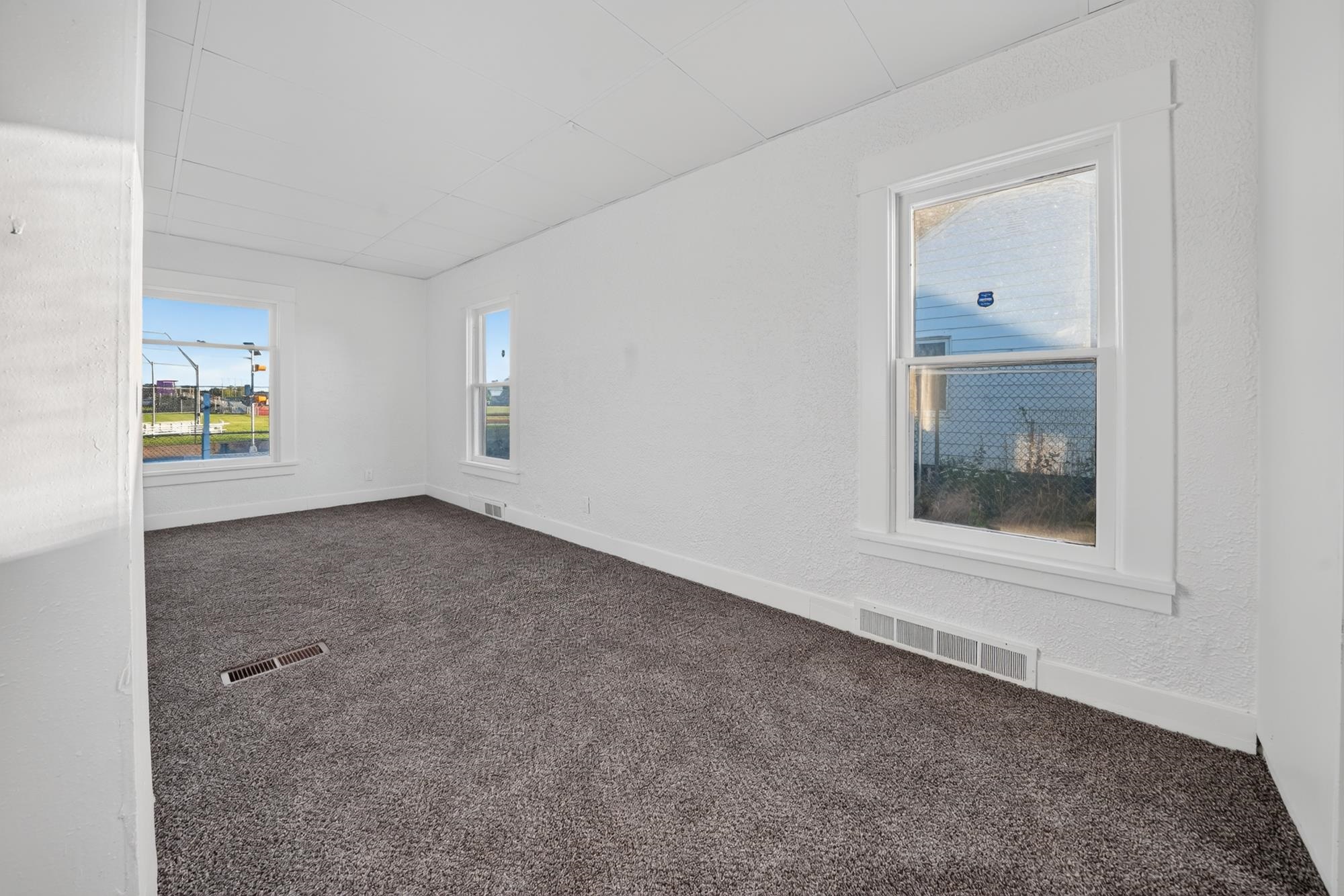 1503 E Wellesley Ave - Photo 17