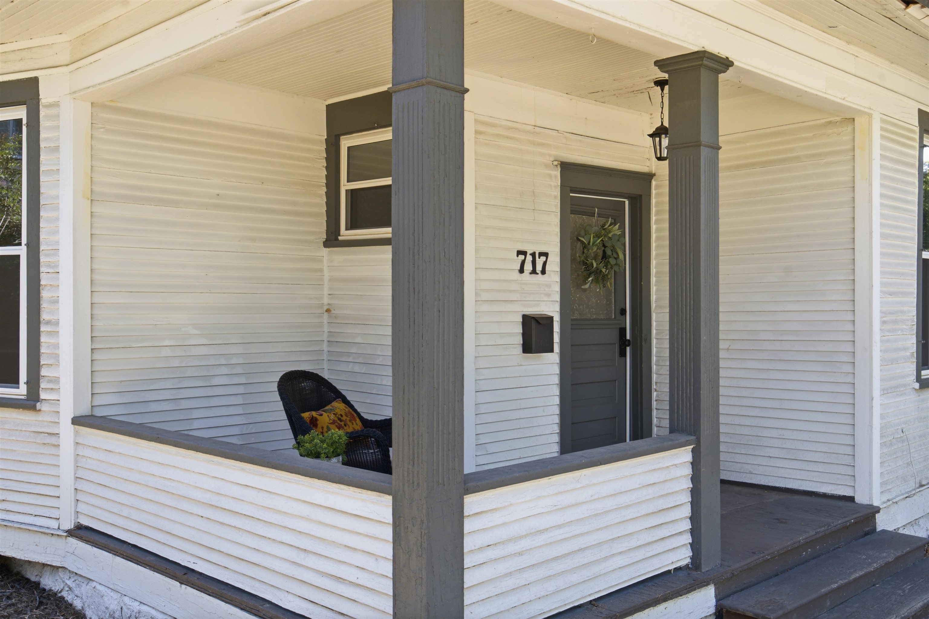 717 W York Ave - Photo 1