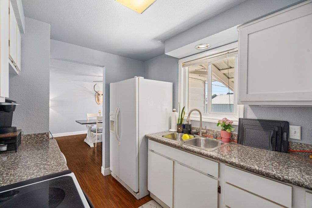 2803 W SANSON Ave - Photo 10