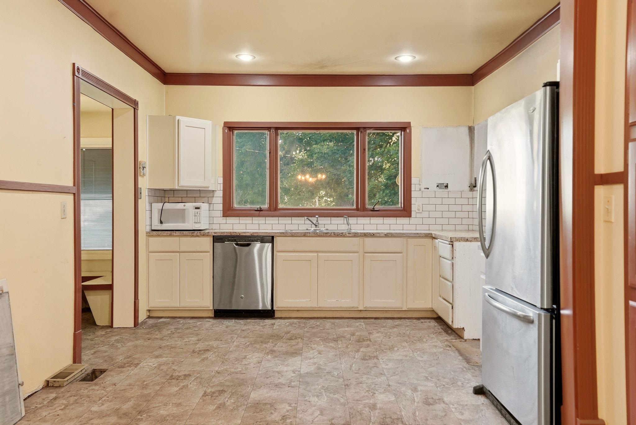 2828 W Thorpe Rd - Photo 18