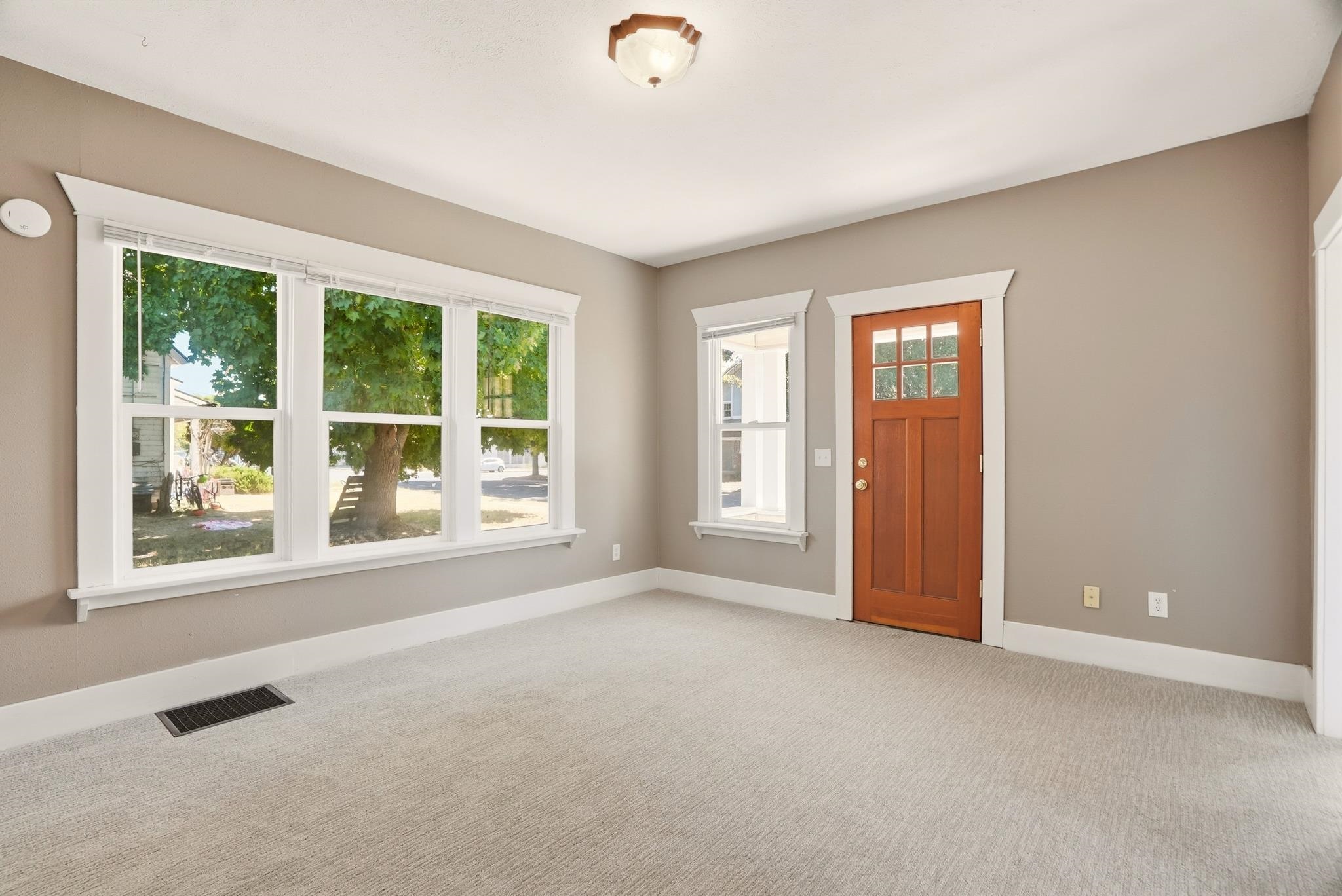 114 2nd St - Photo 5