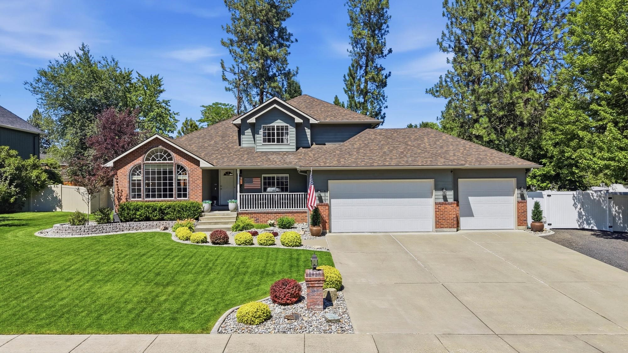 1013 E Blackhawk Dr - Photo 1