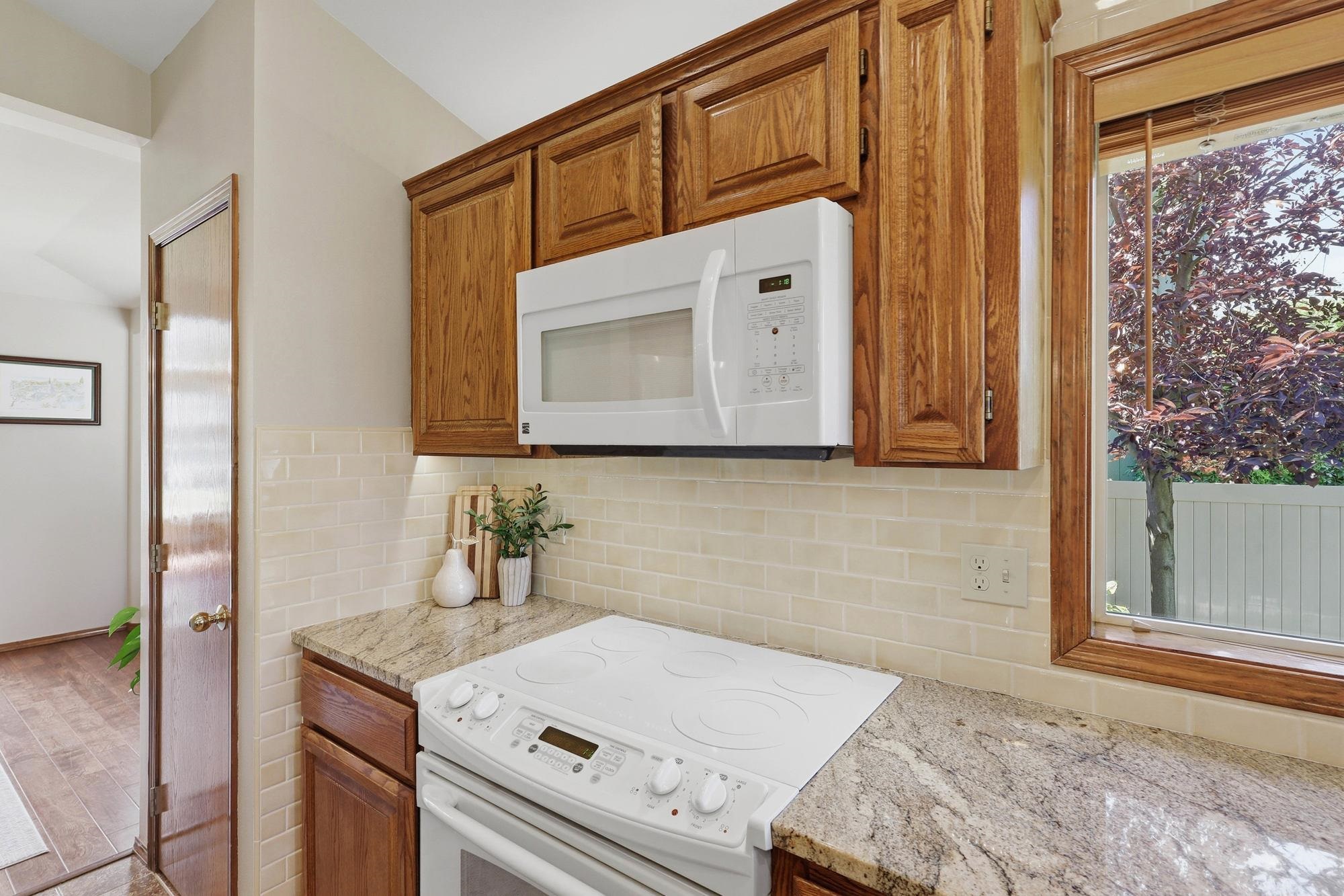1013 E Blackhawk Dr - Photo 11