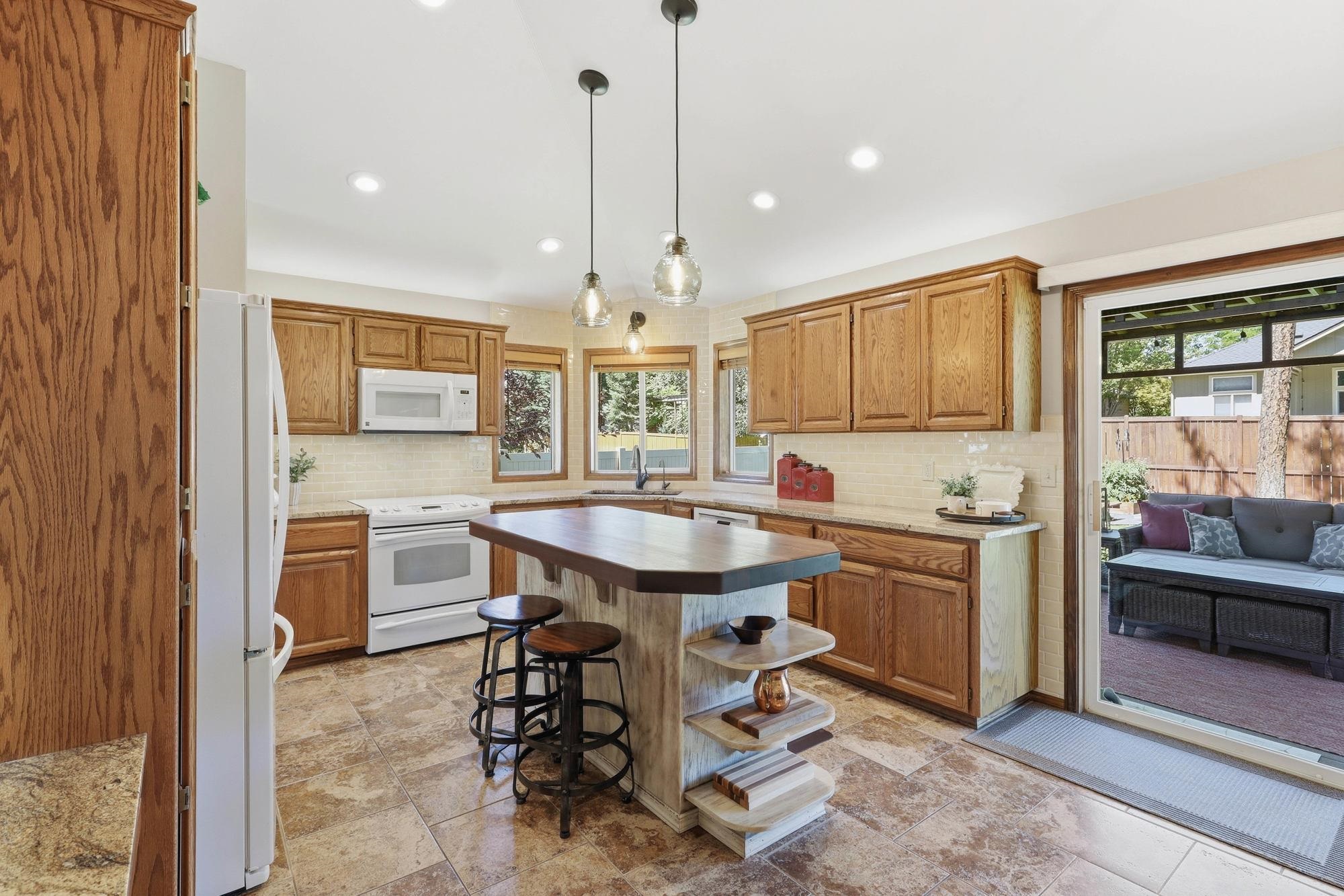 1013 E Blackhawk Dr - Photo 15
