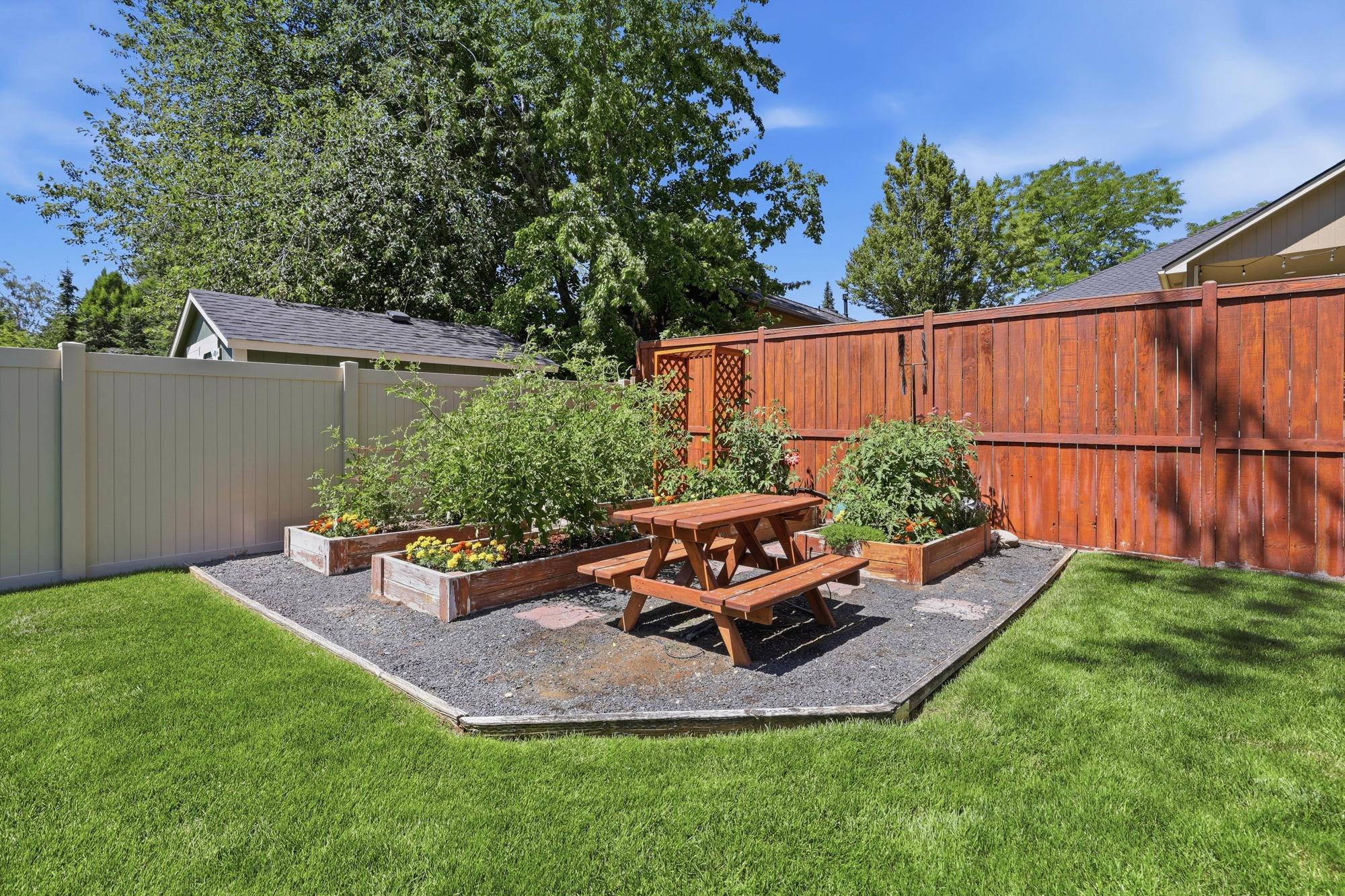 1013 E Blackhawk Dr - Photo 47