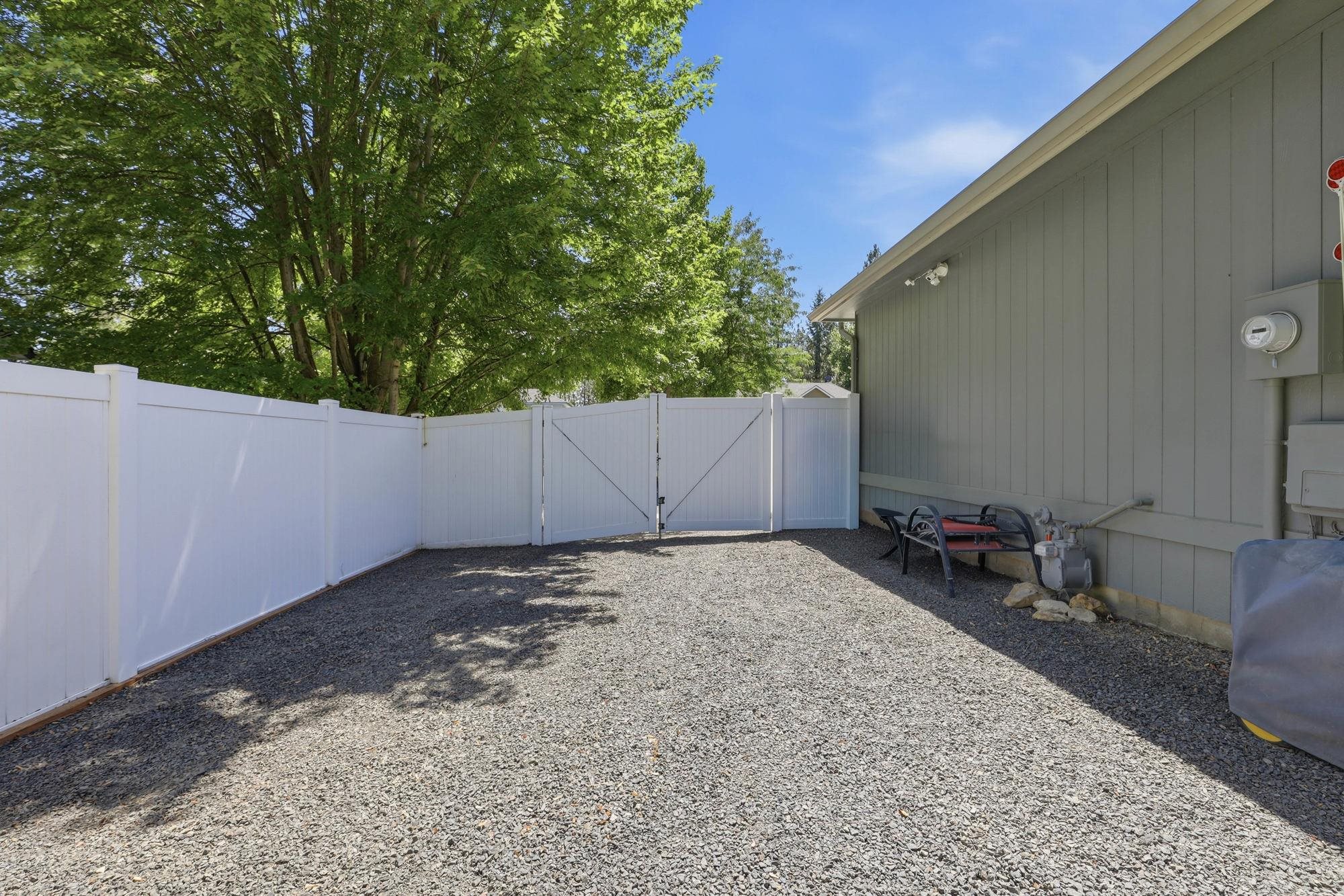1013 E Blackhawk Dr - Photo 4