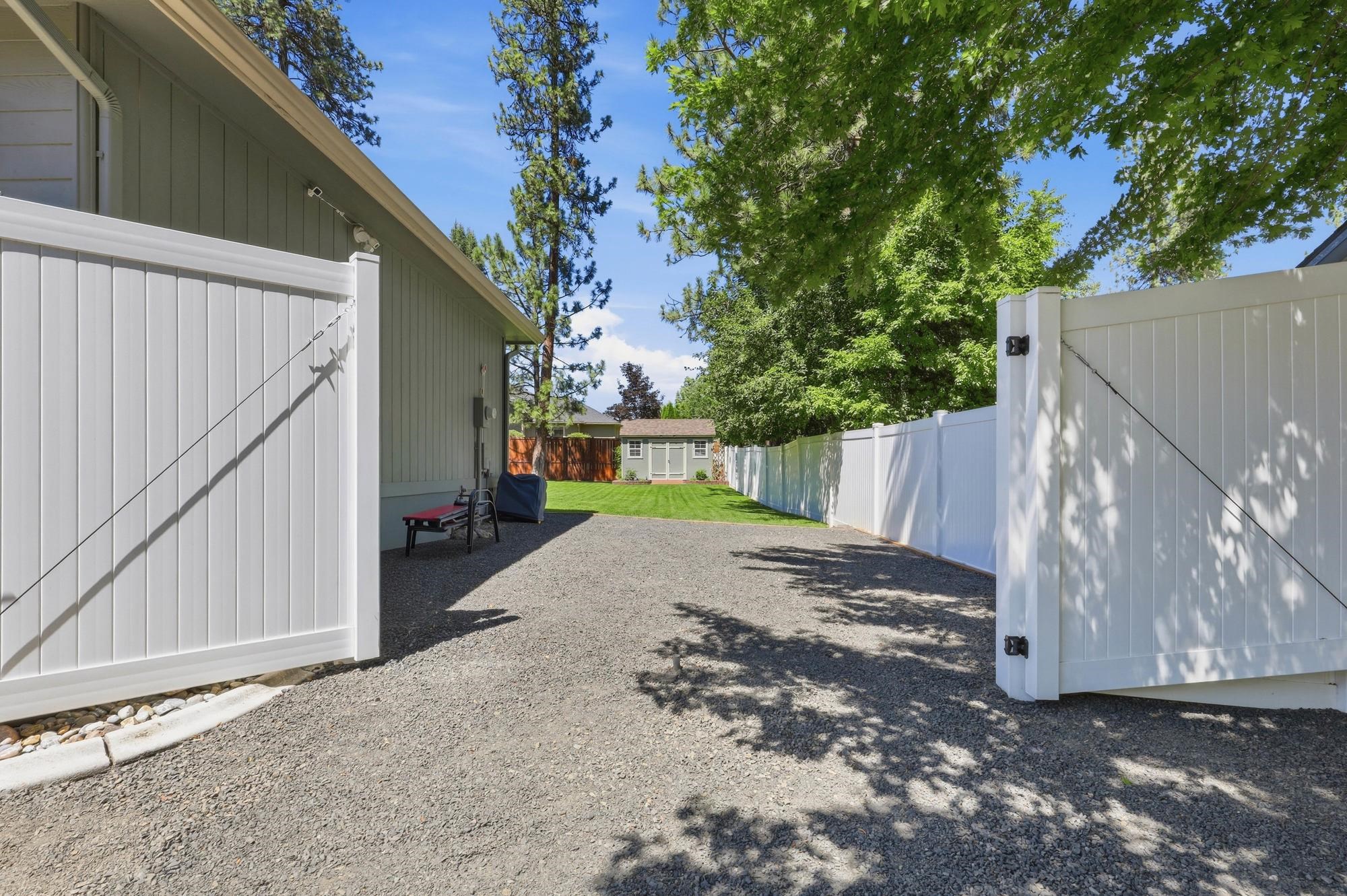 1013 E Blackhawk Dr - Photo 13
