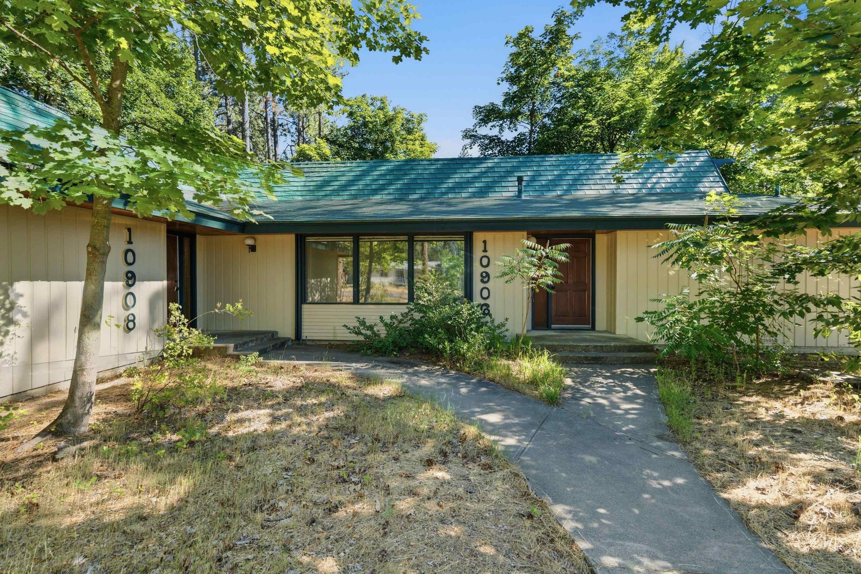 10906 E 17th Ave - Photo 2
