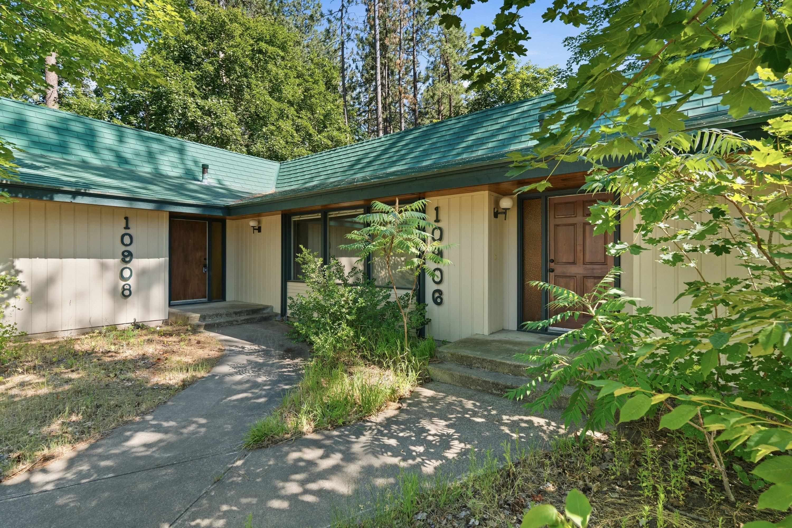 10906 E 17th Ave - Photo 1