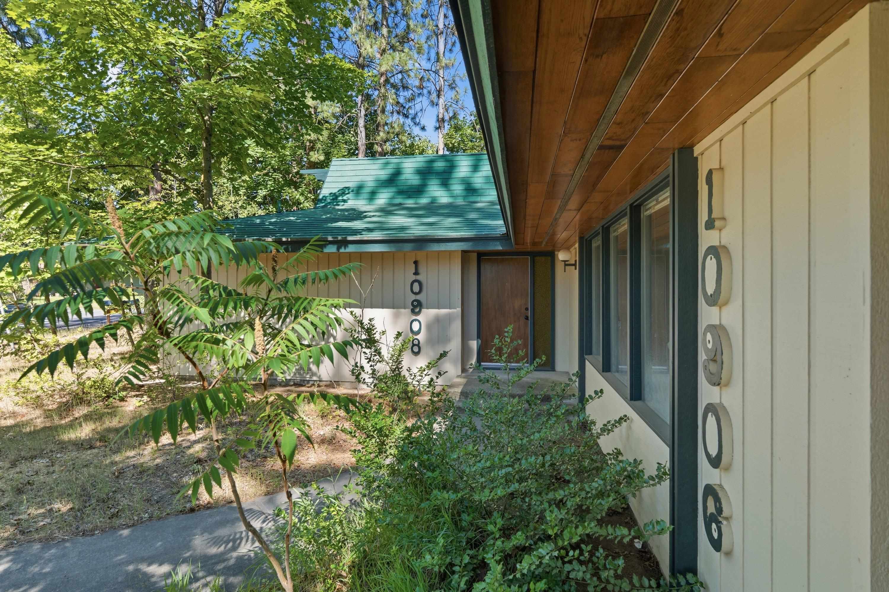 10906 E 17th Ave - Photo 39