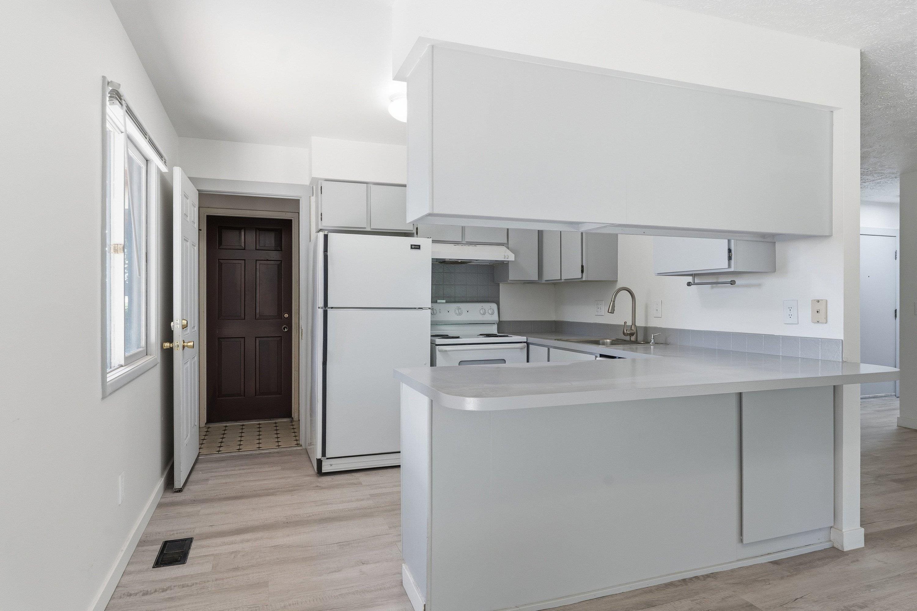 10906 E 17th Ave - Photo 5