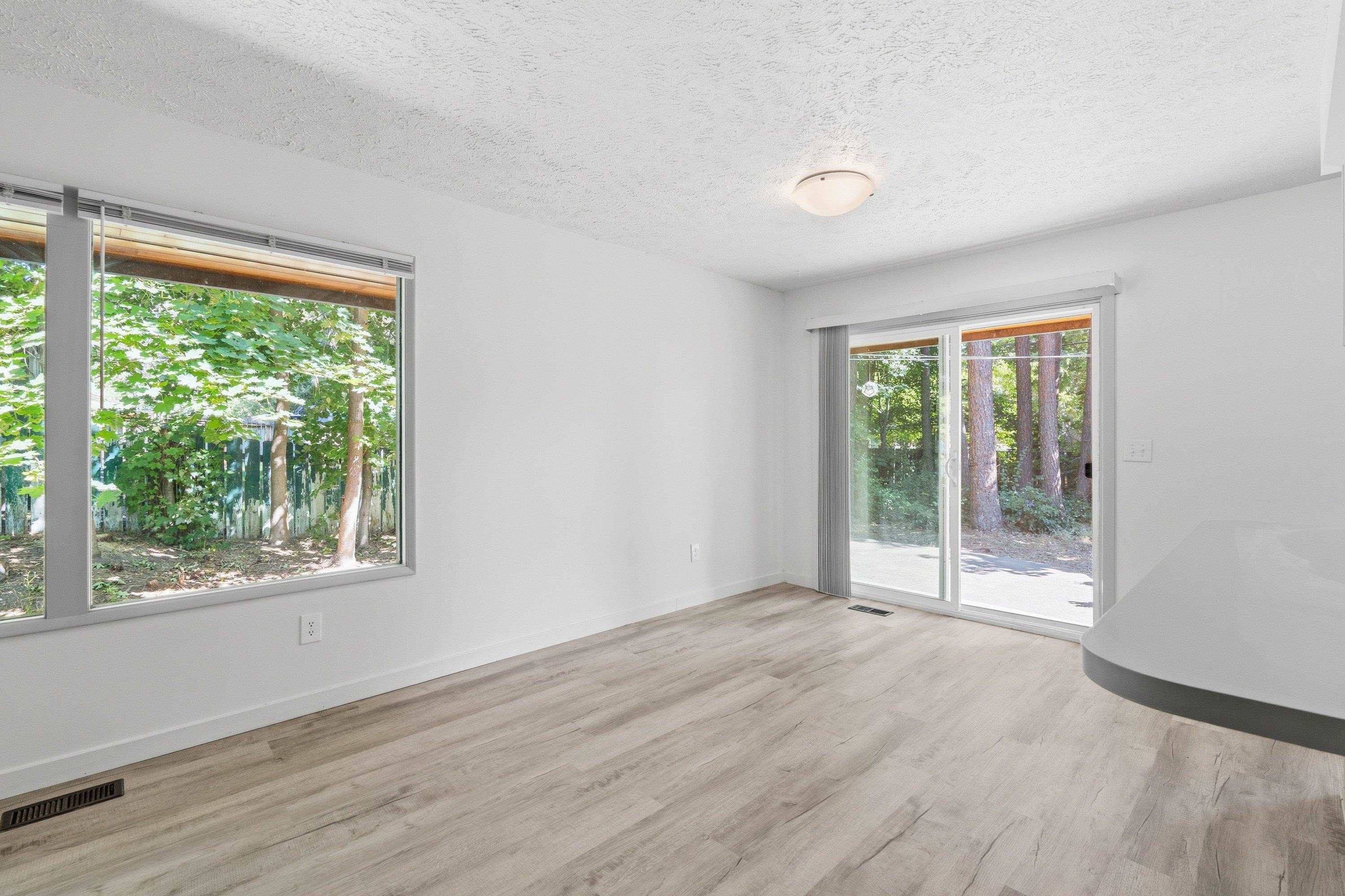 10906 E 17th Ave - Photo 3