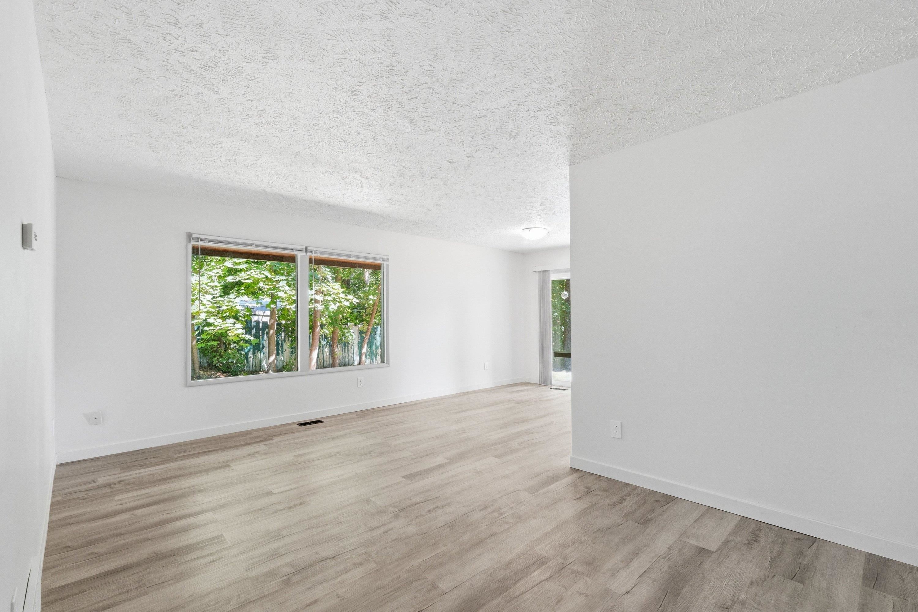 10906 E 17th Ave - Photo 9