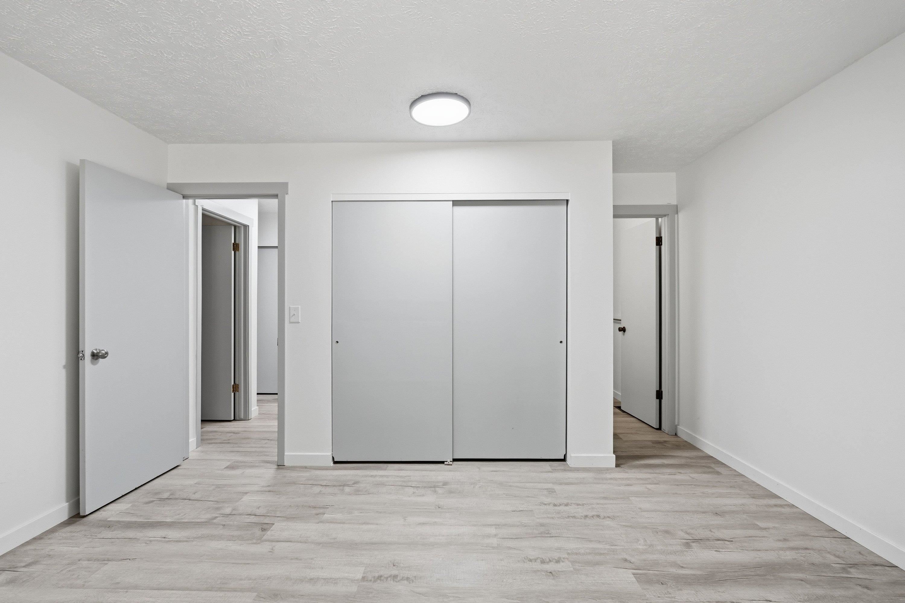 10906 E 17th Ave - Photo 13