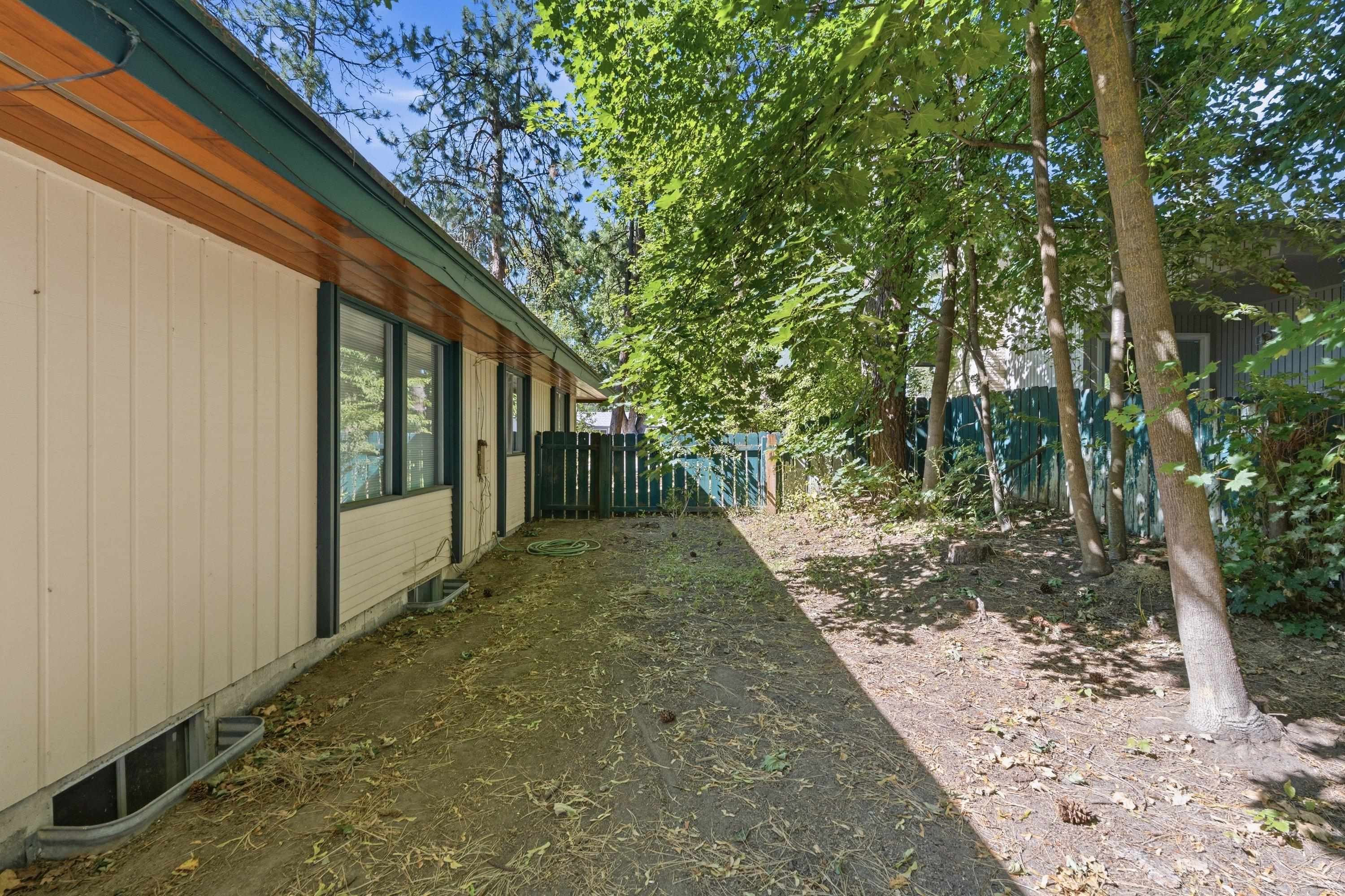10906 E 17th Ave - Photo 40
