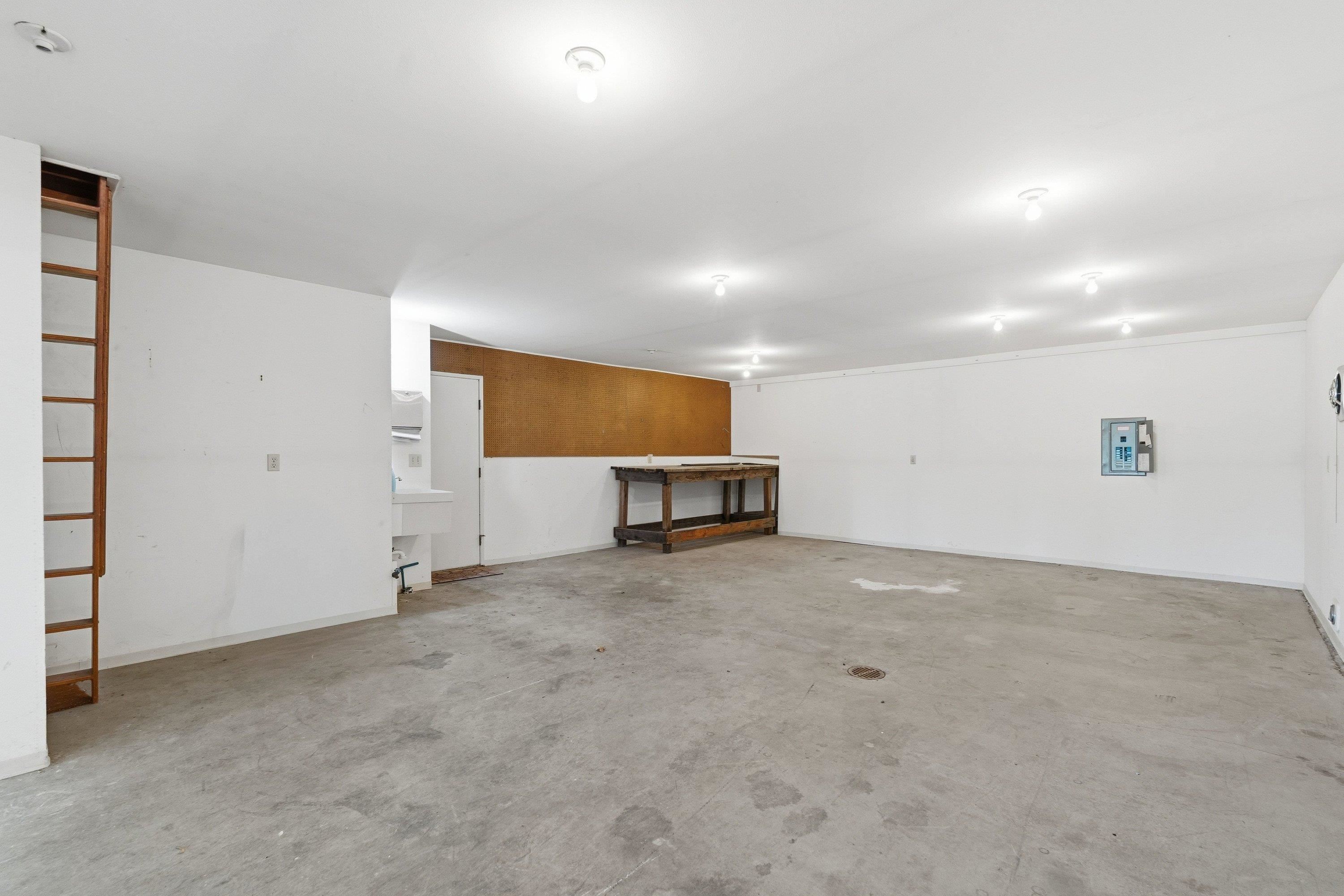 10906 E 17th Ave - Photo 27