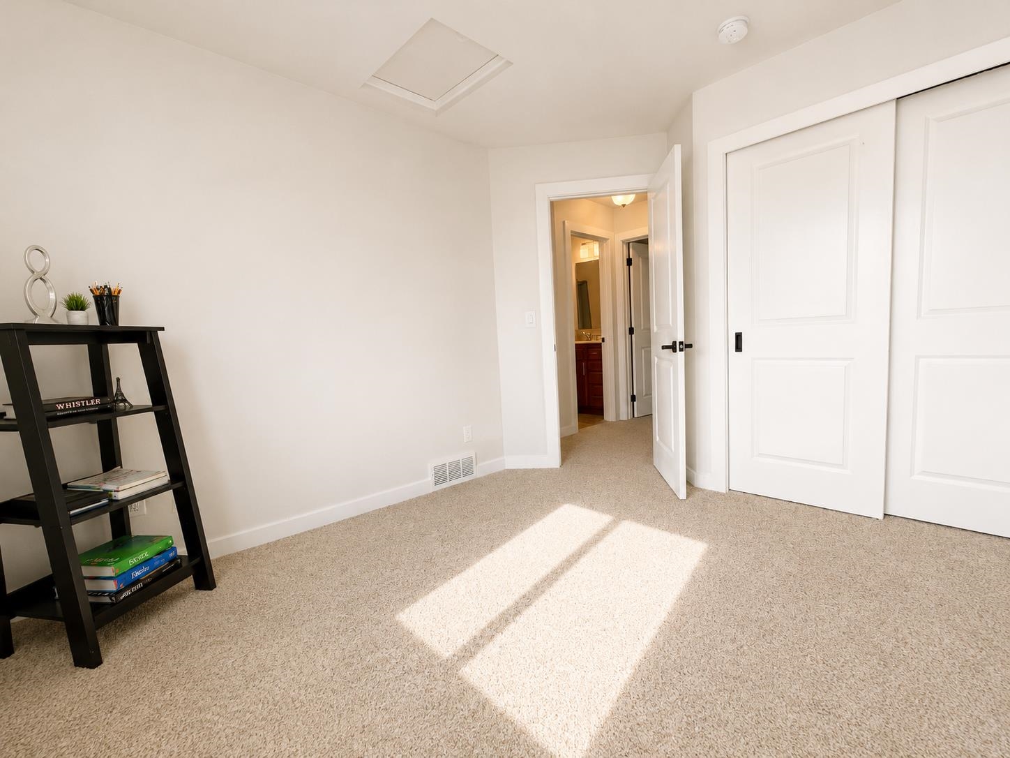 8810 N Cannon St - Photo 27
