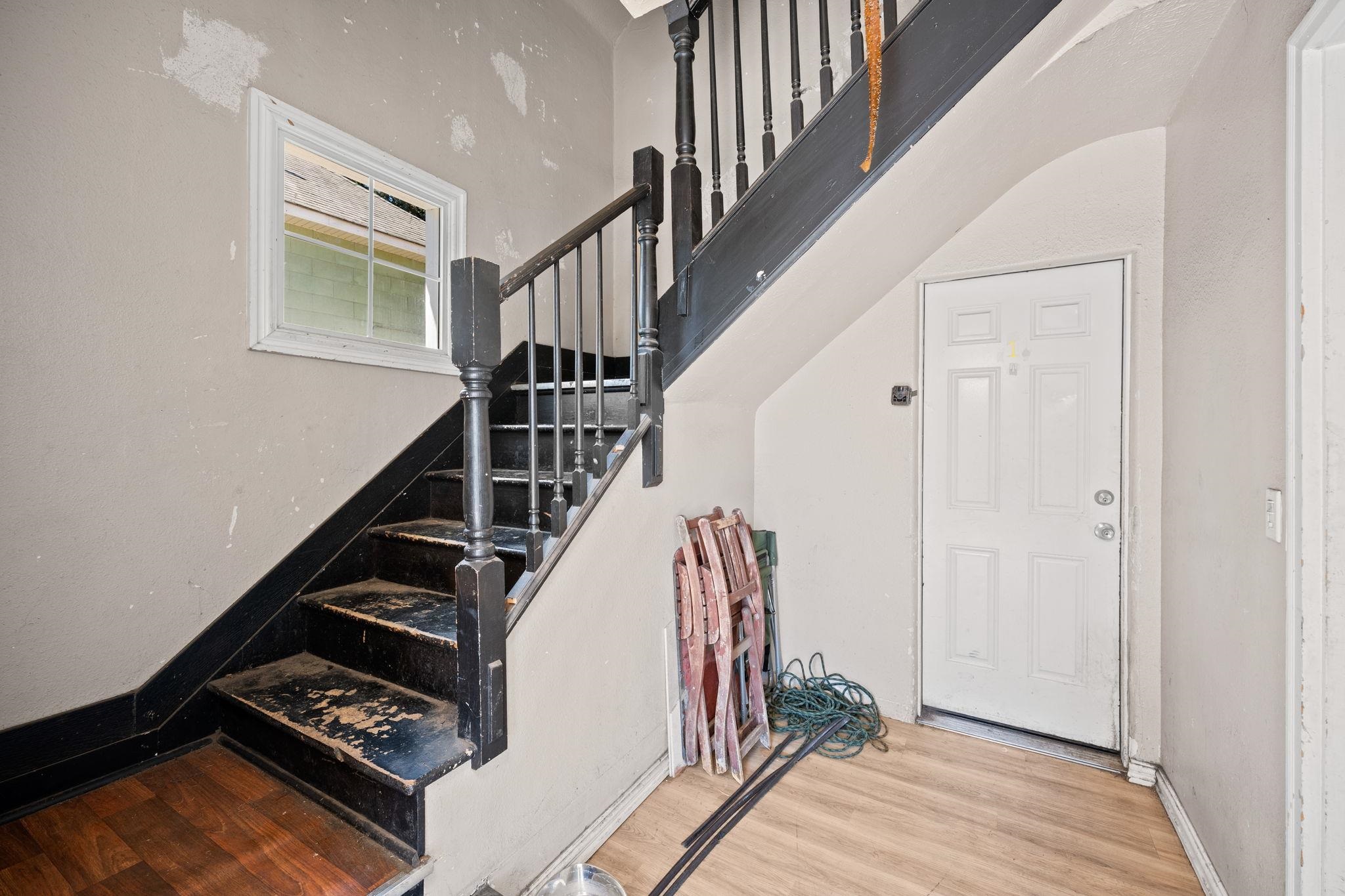 1423 N Post St - Photo 3