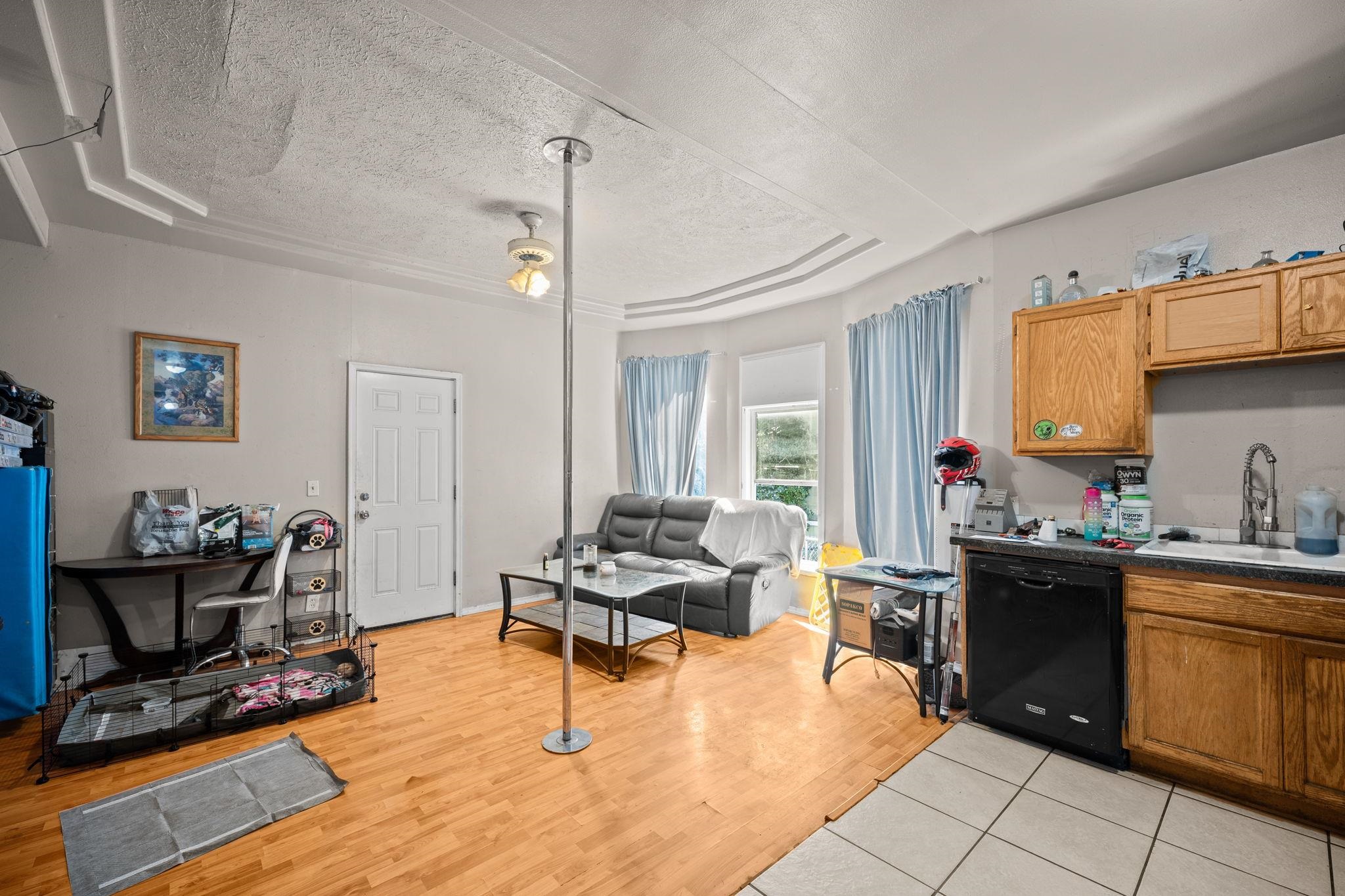 1423 N Post St - Photo 4