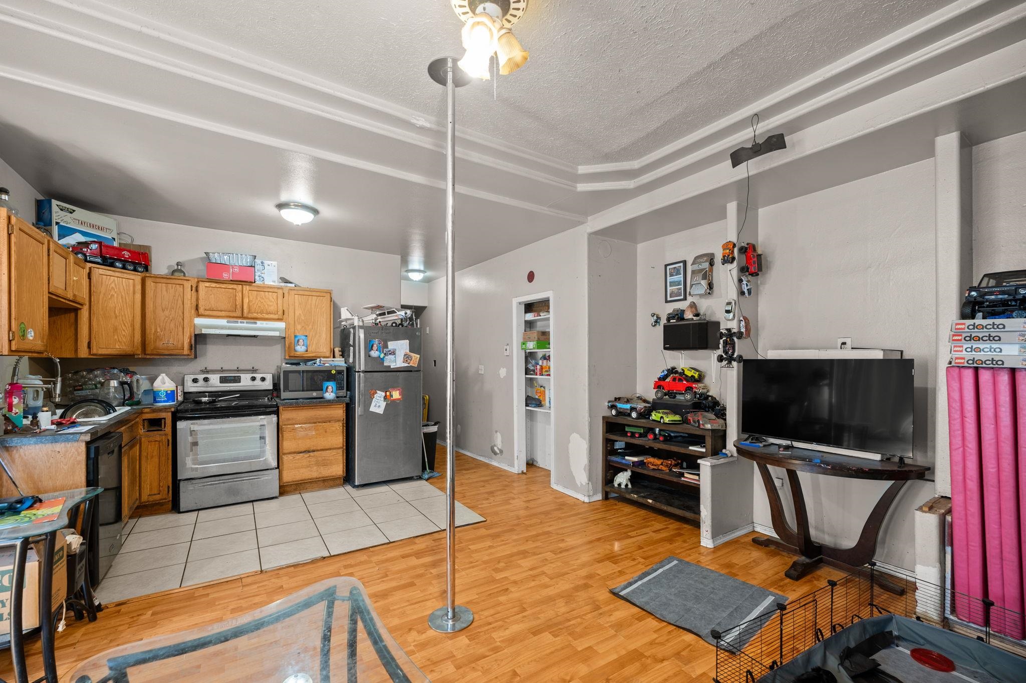 1423 N Post St - Photo 5