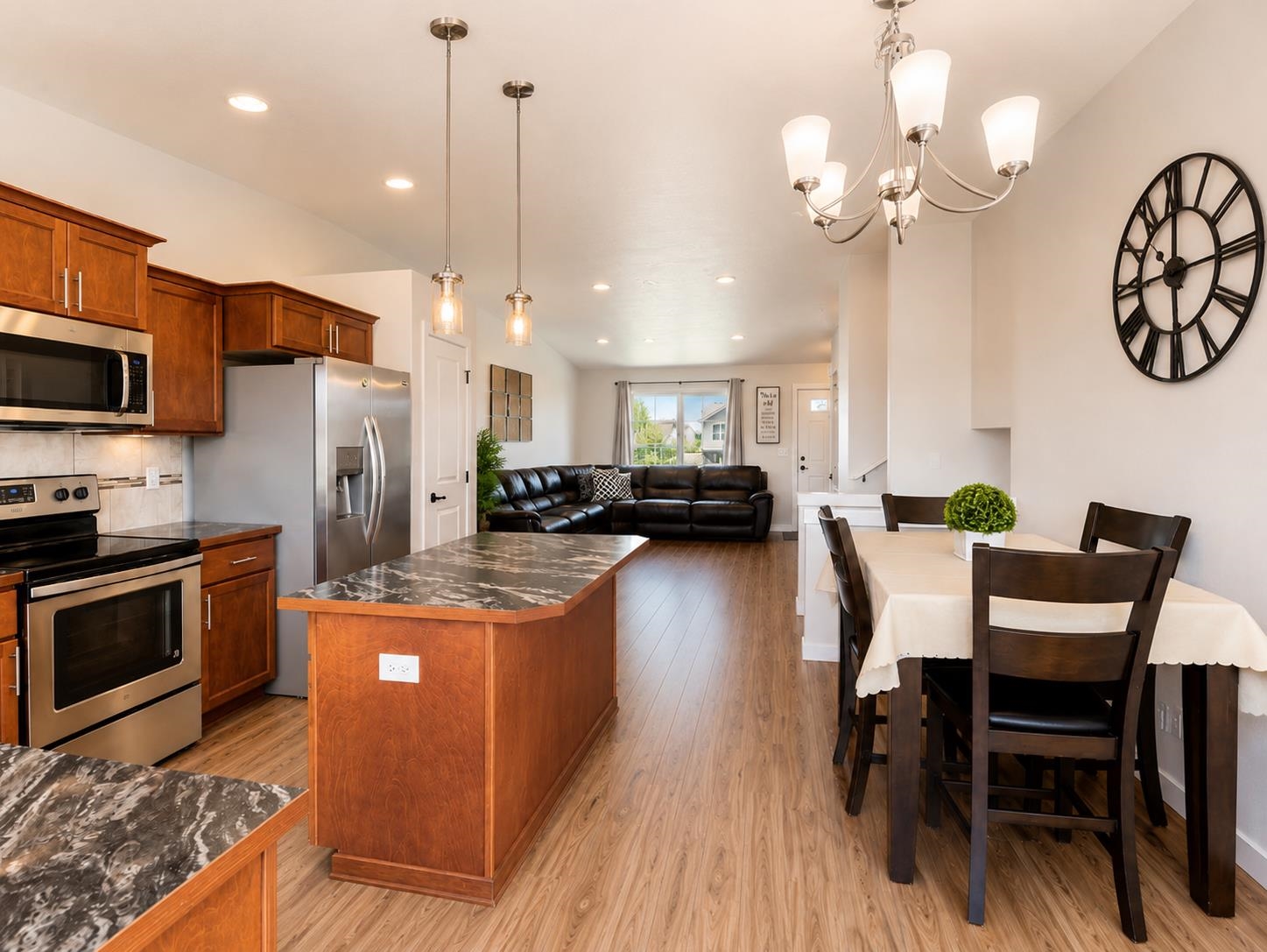 8810 N Cannon St - Photo 4