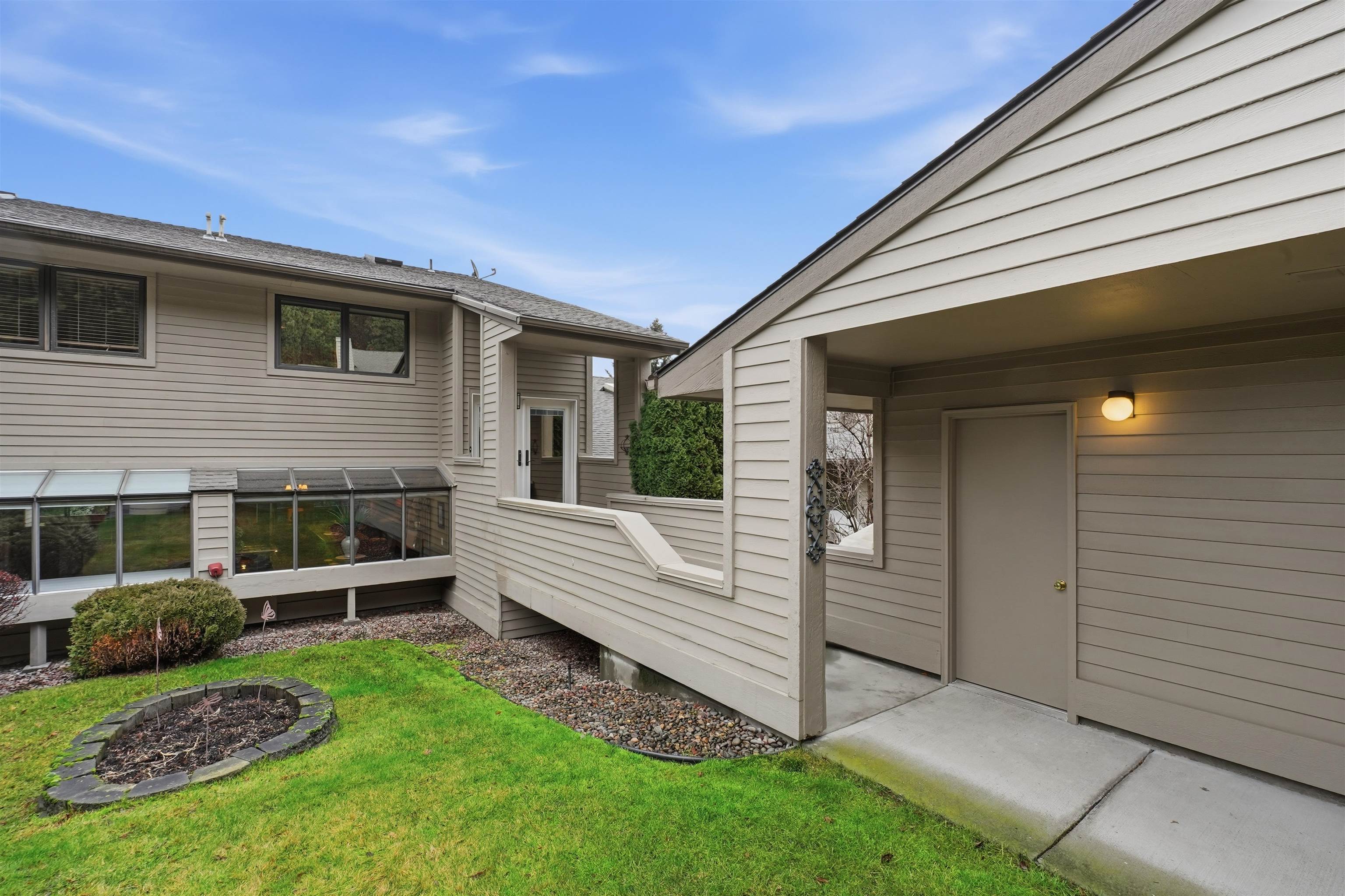 22813 E CLEARWATER Ln - Photo 2