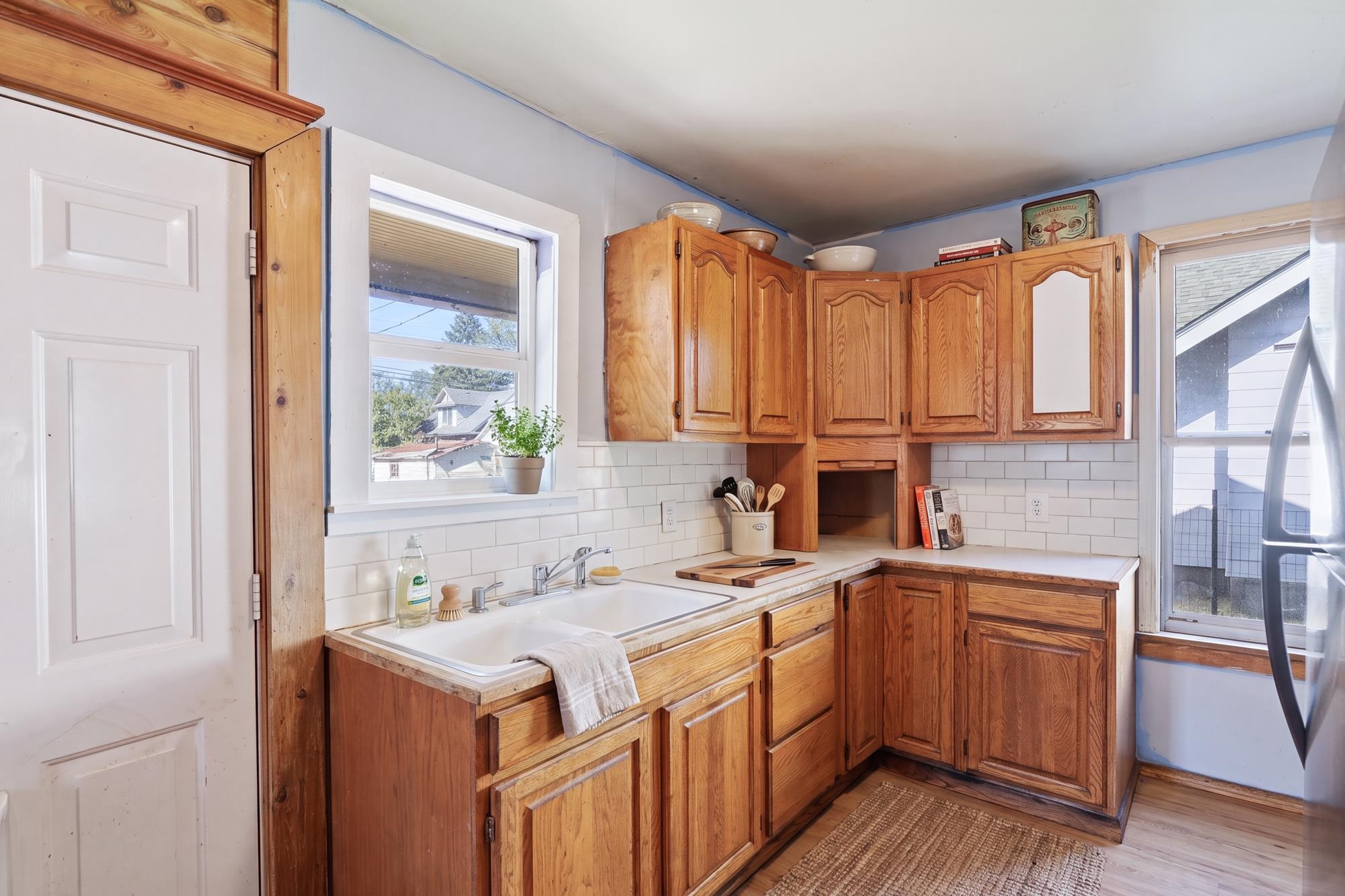1517 E 9TH Ave - Photo 4