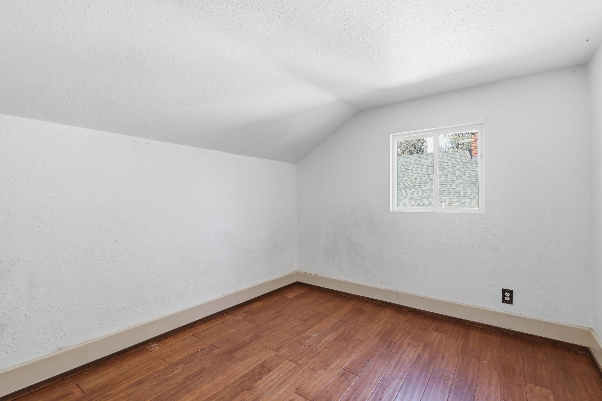 1517 E 9TH Ave - Photo 13
