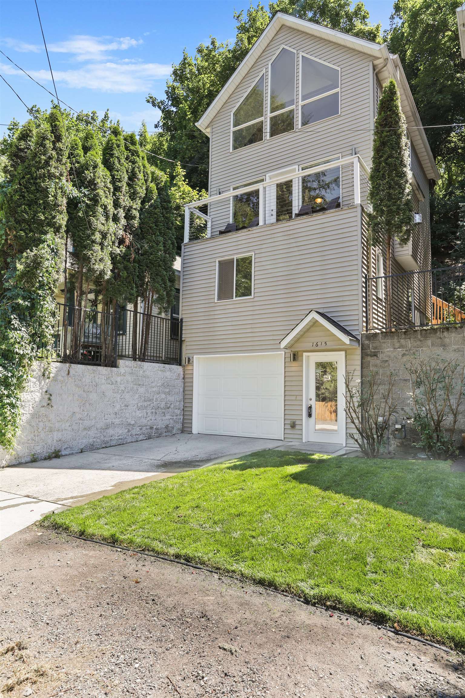 1615 W Wilson Ave - Photo 1