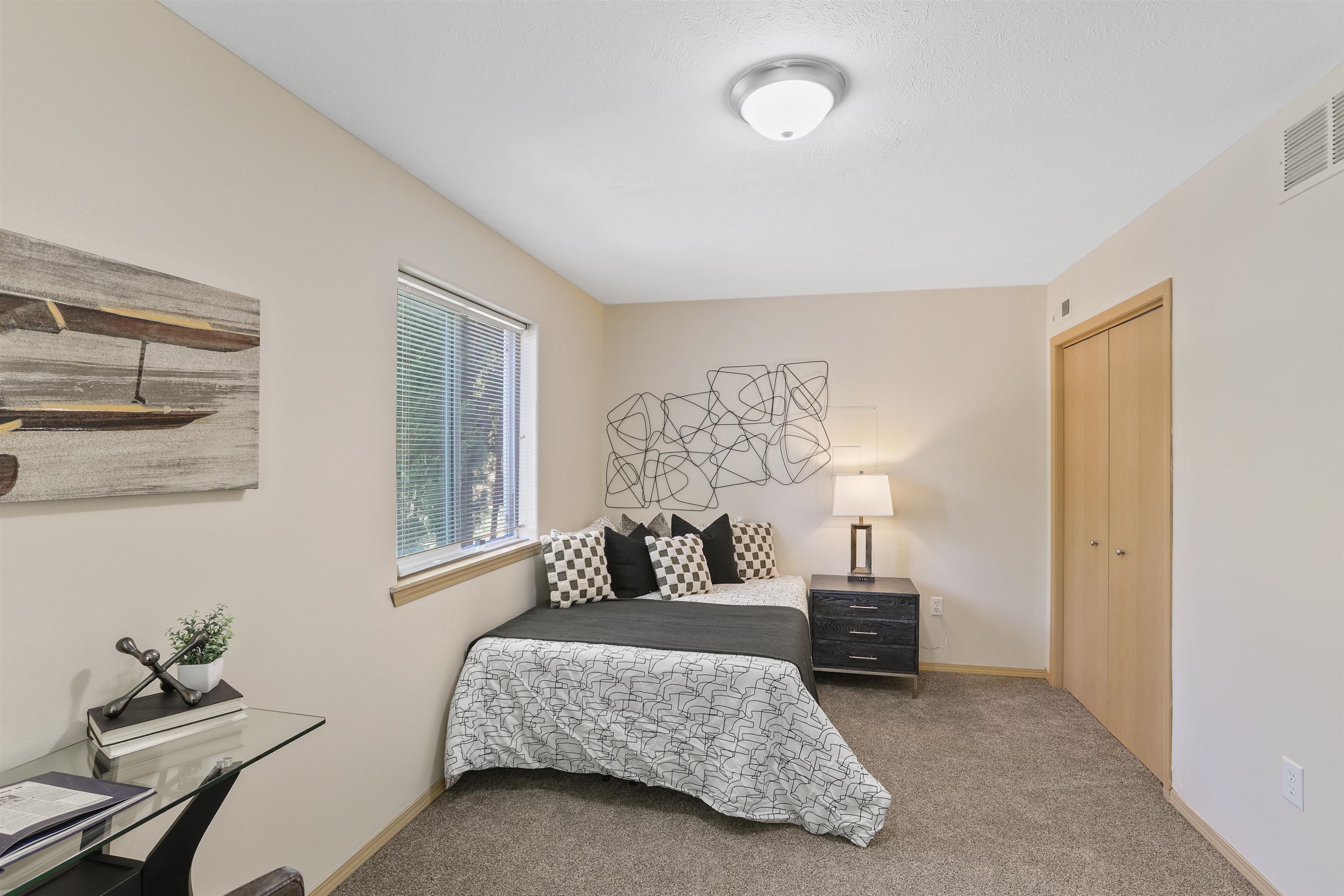 1615 W Wilson Ave - Photo 4