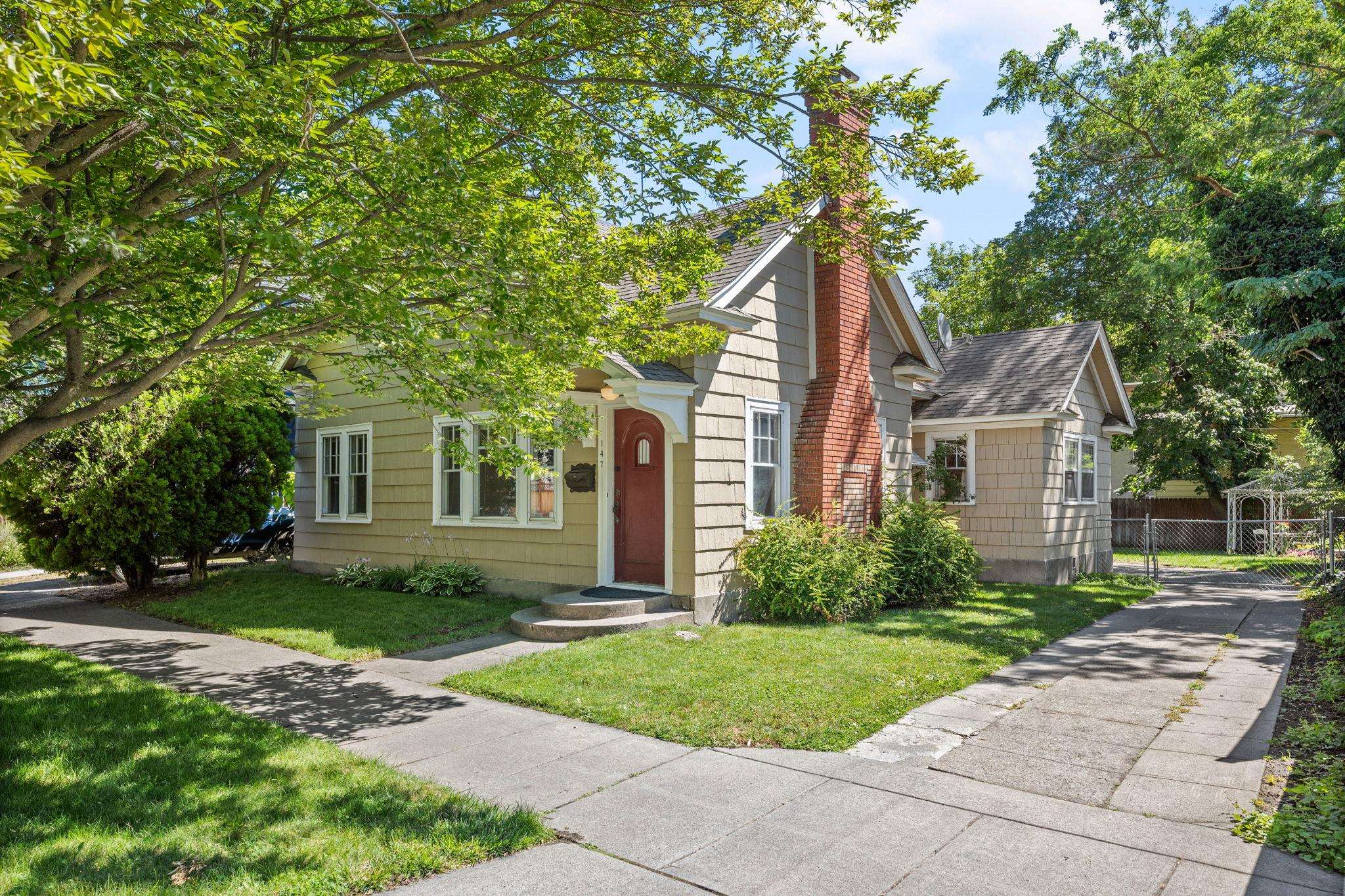 147 S Elm St - Photo 1