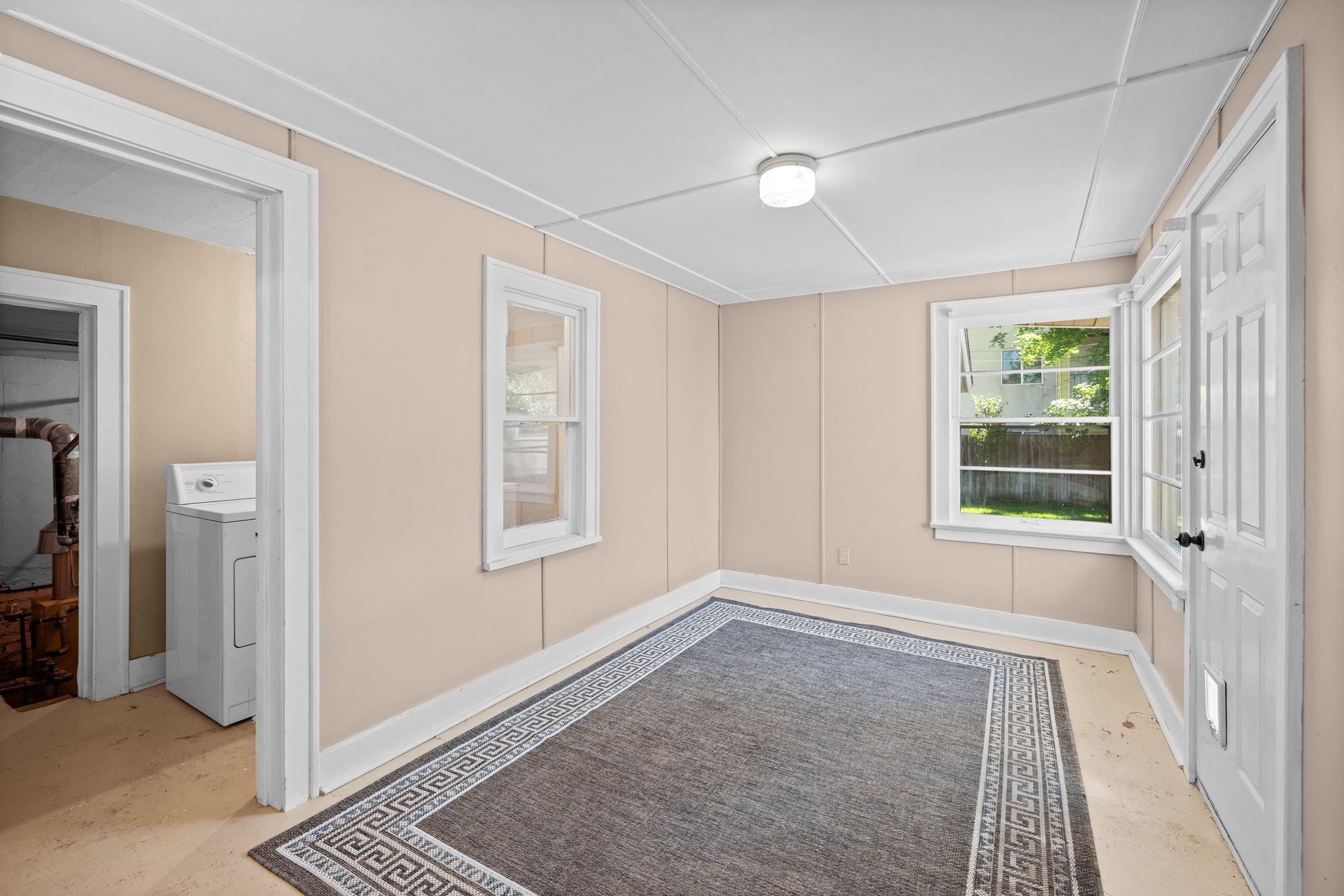 147 S Elm St - Photo 14