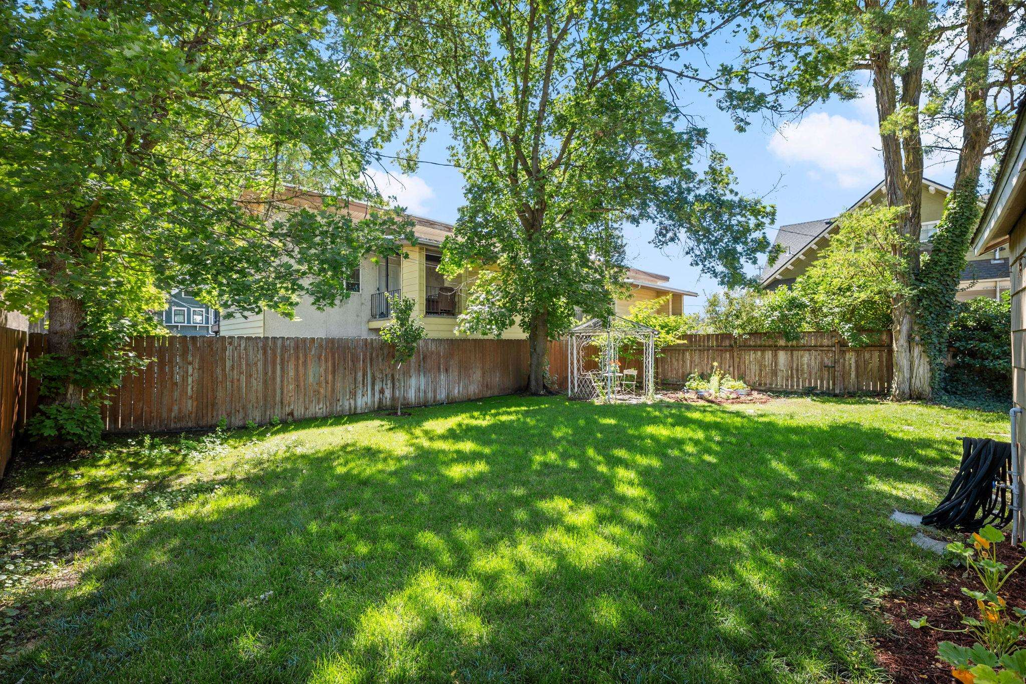 147 S Elm St - Photo 26