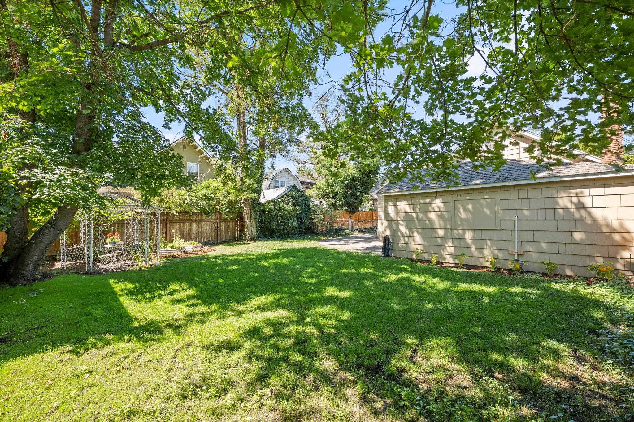 147 S Elm St - Photo 27
