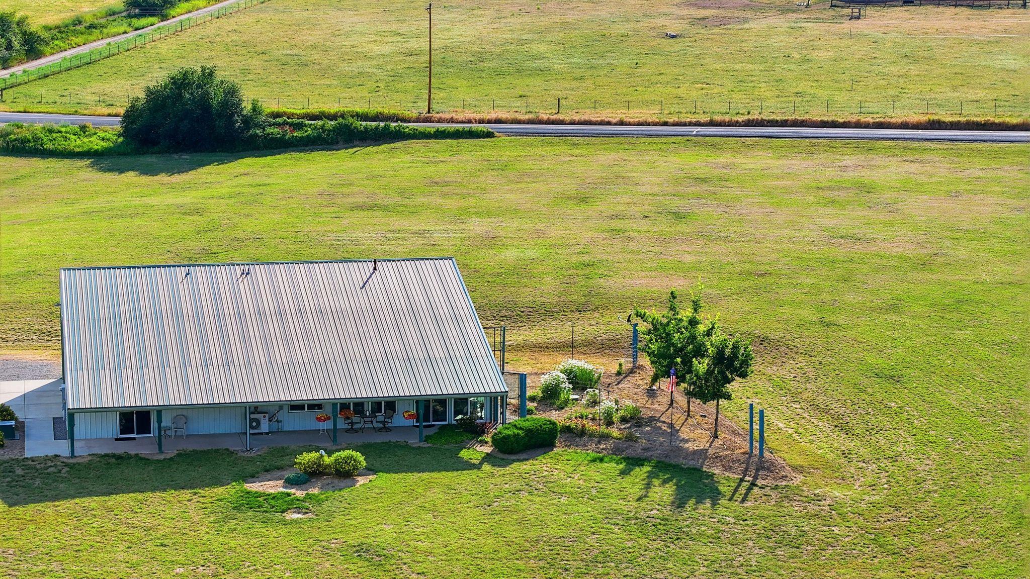 2110 W Ballard Rd - Photo 2