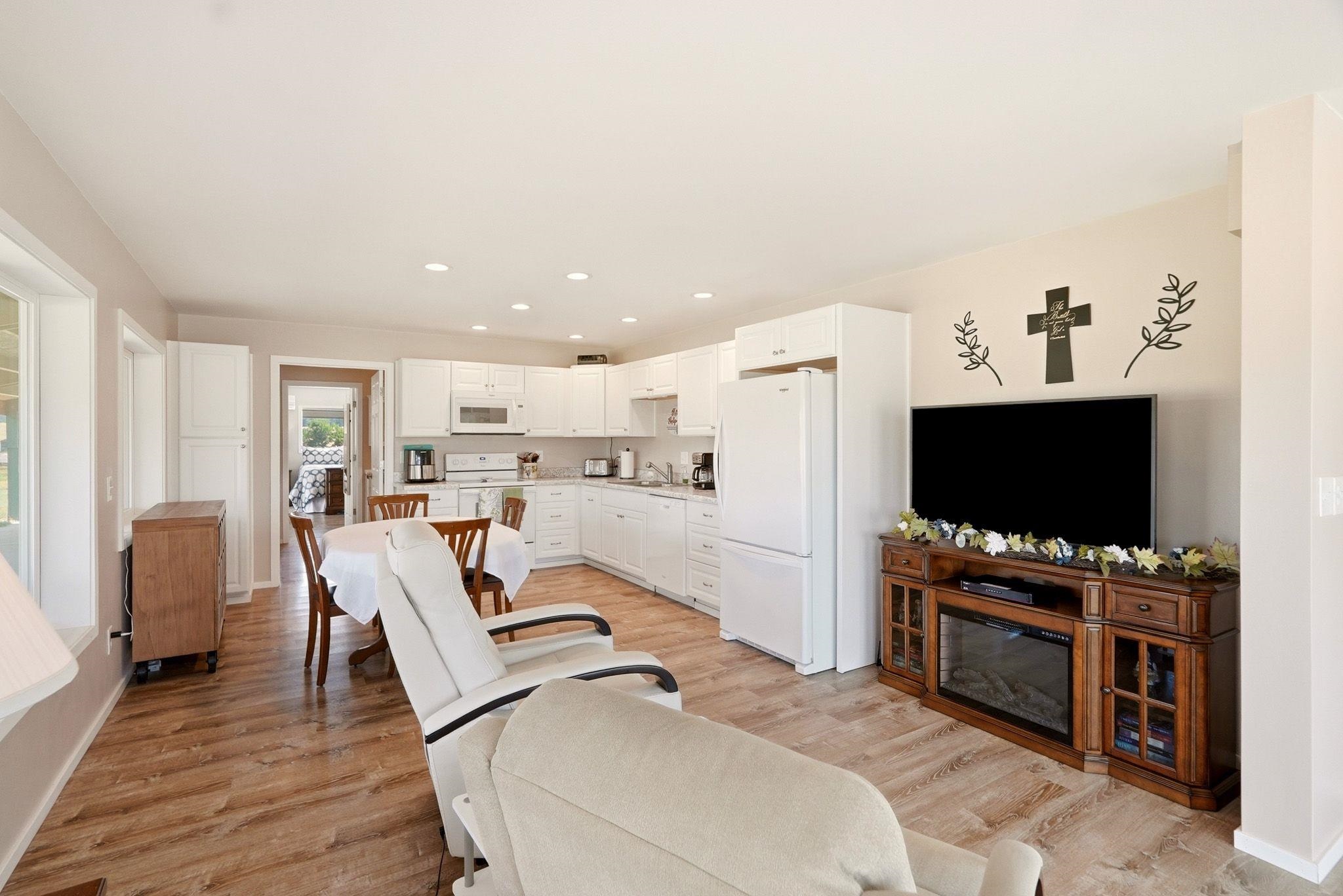 2110 W Ballard Rd - Photo 9