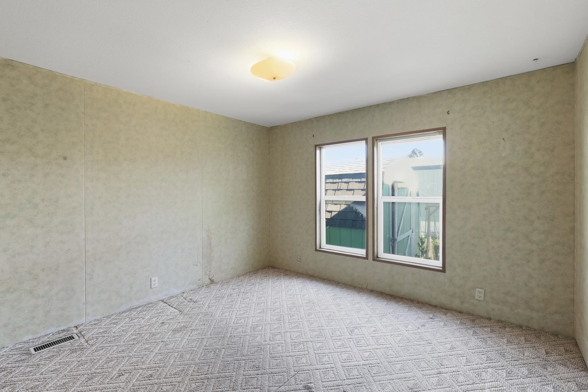 4112 E Center Rd - Photo 17