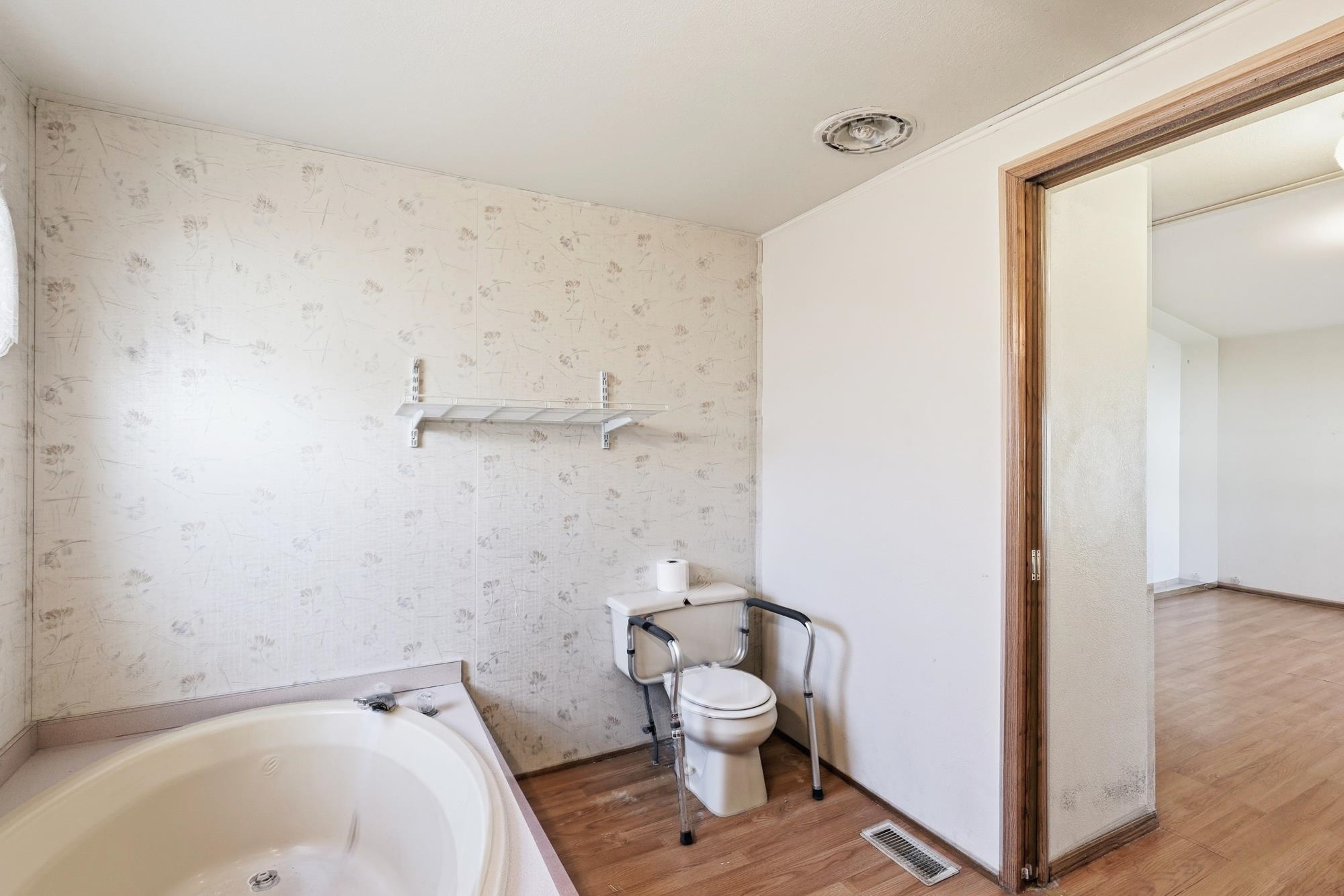 4112 E Center Rd - Photo 16