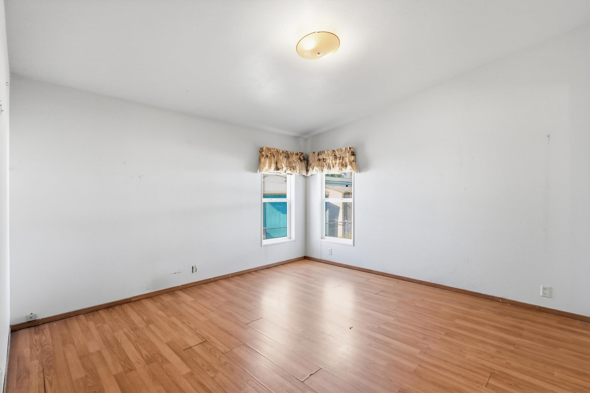 4112 E Center Rd - Photo 14