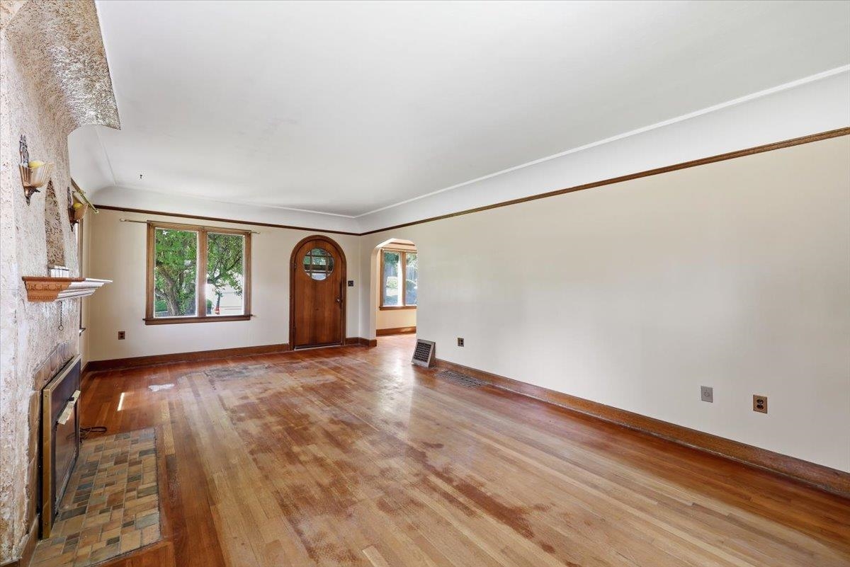1027 E 17th Ave - Photo 5