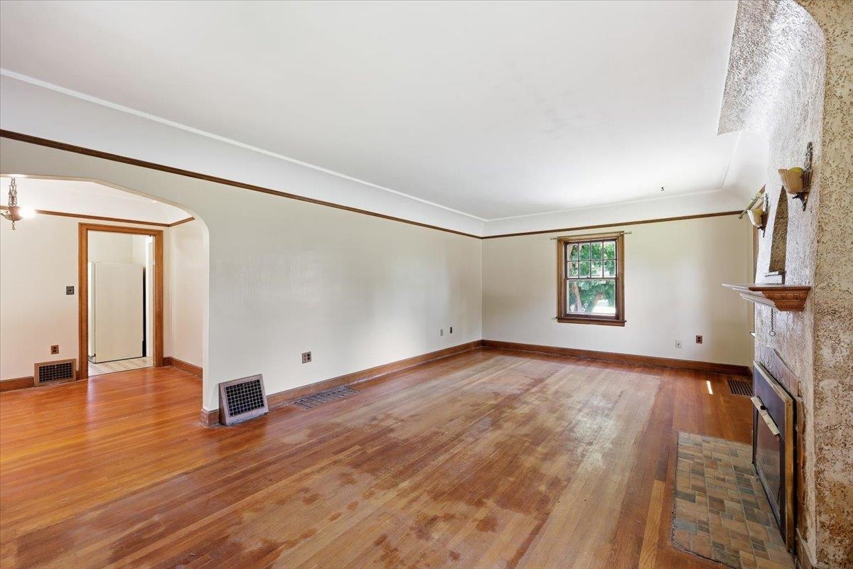 1027 E 17th Ave - Photo 9
