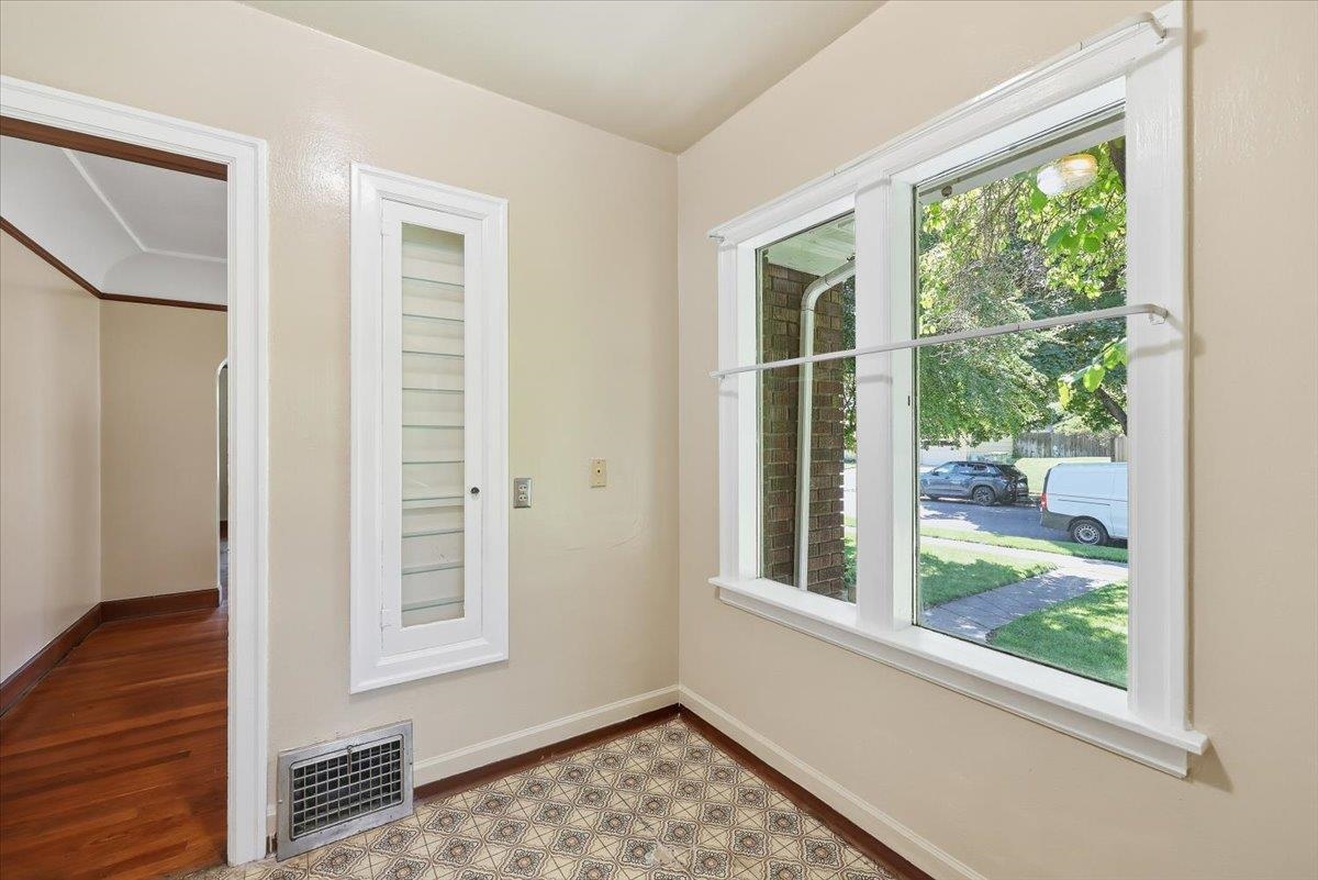 1027 E 17th Ave - Photo 13