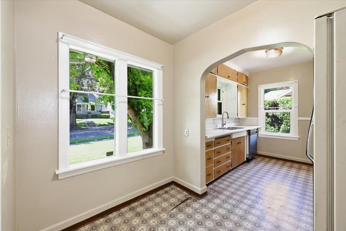 1027 E 17th Ave - Photo 14