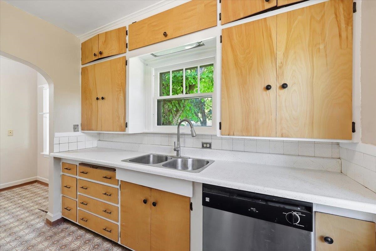 1027 E 17th Ave - Photo 17