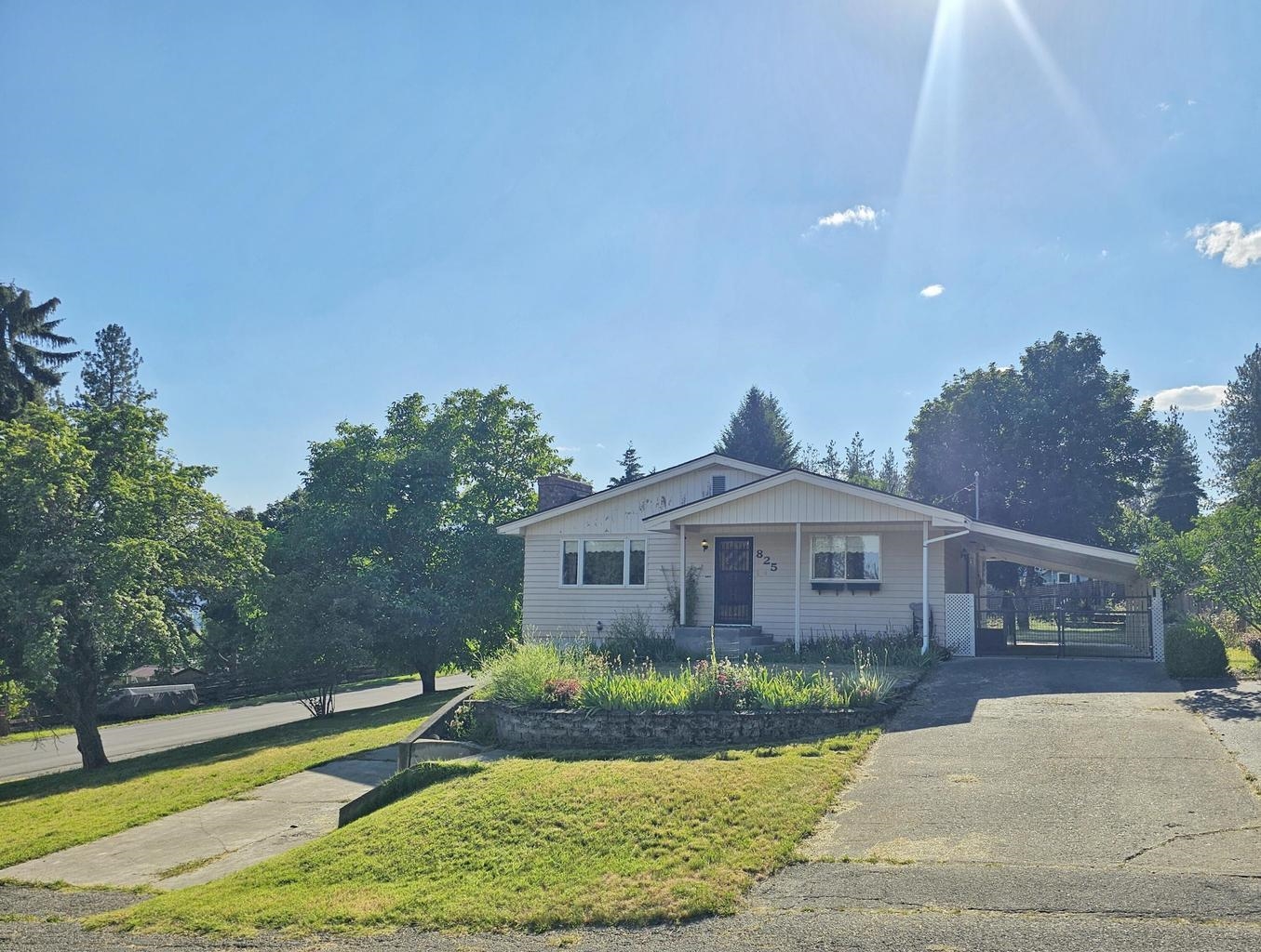 825 N Jefferson St - Photo 2