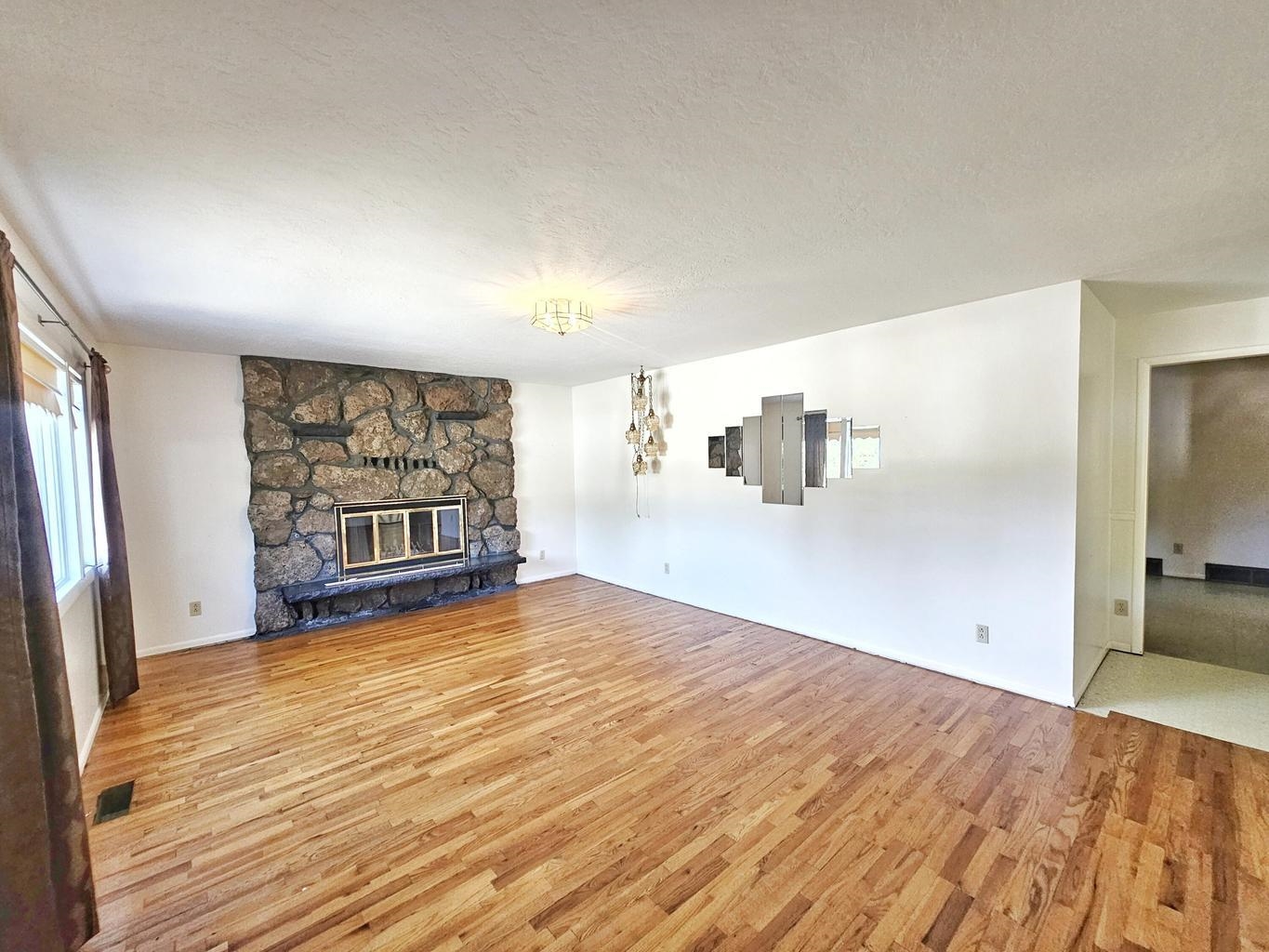 825 N Jefferson St - Photo 4