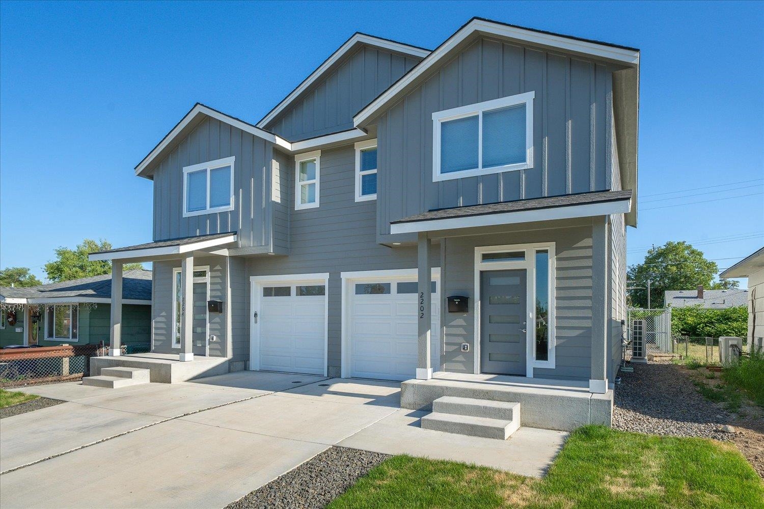 2204 E Rich Ave - Photo 1